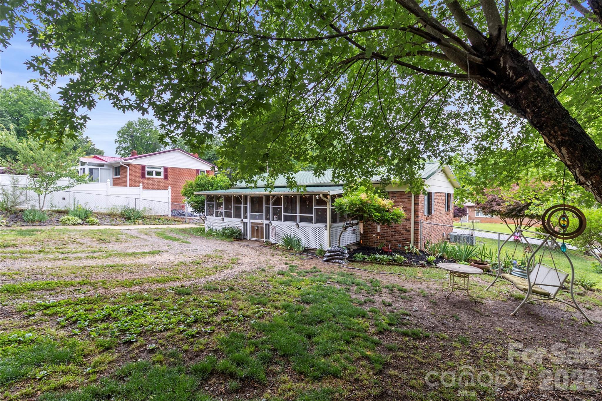 325 Swanson Drive Property Photo 27