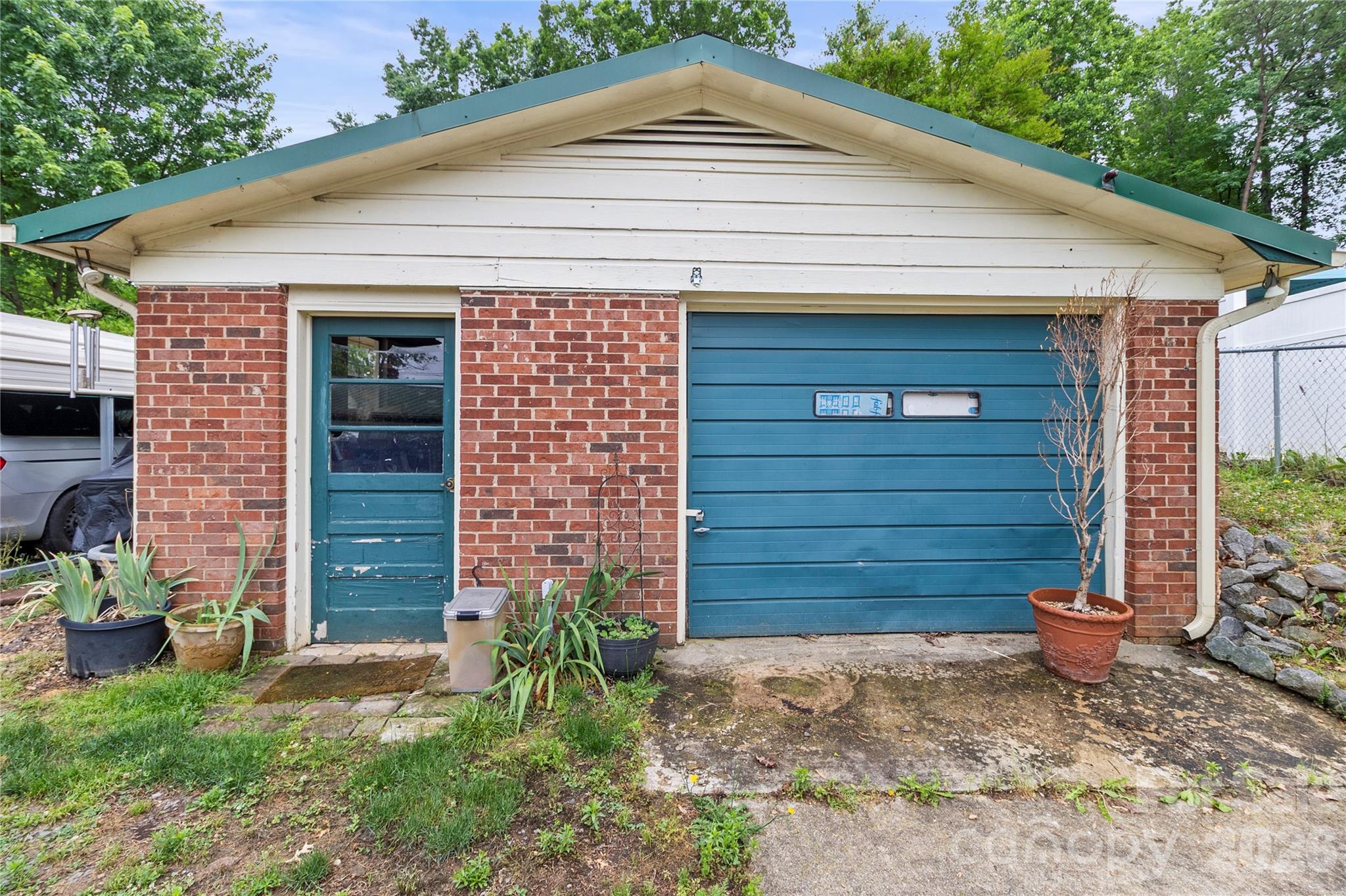 325 Swanson Drive Property Photo 29
