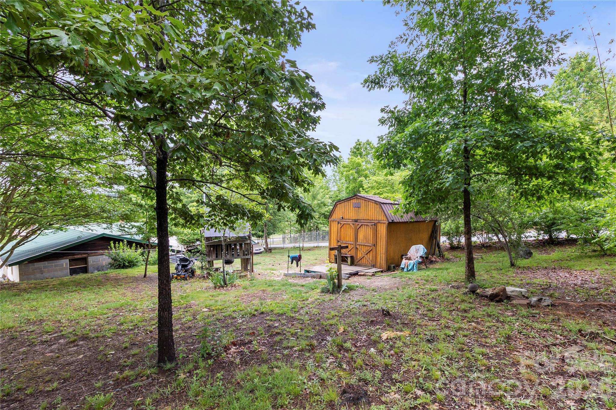 325 Swanson Drive Property Photo 33