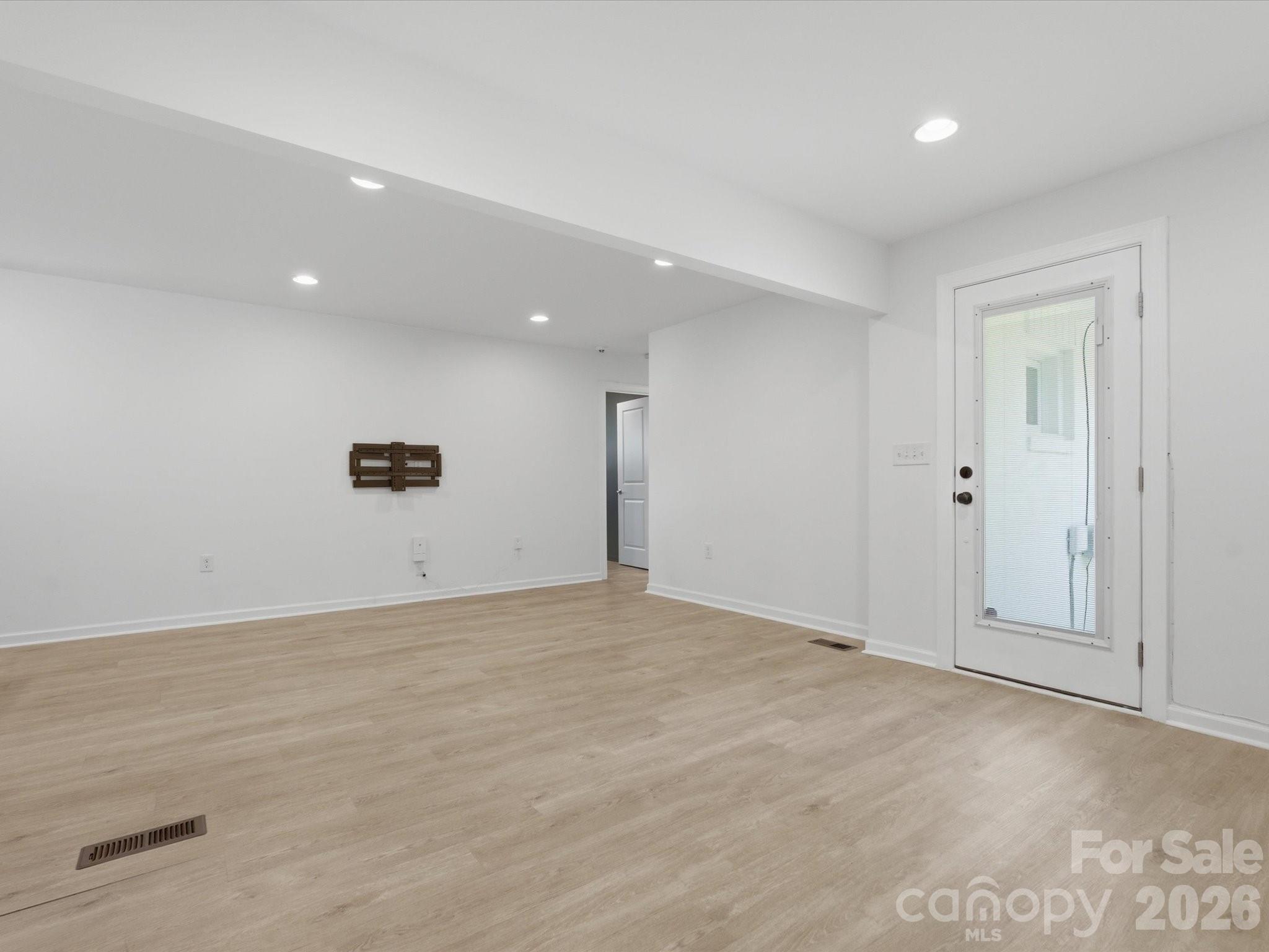 3633 Rosehaven Drive Property Photo 17