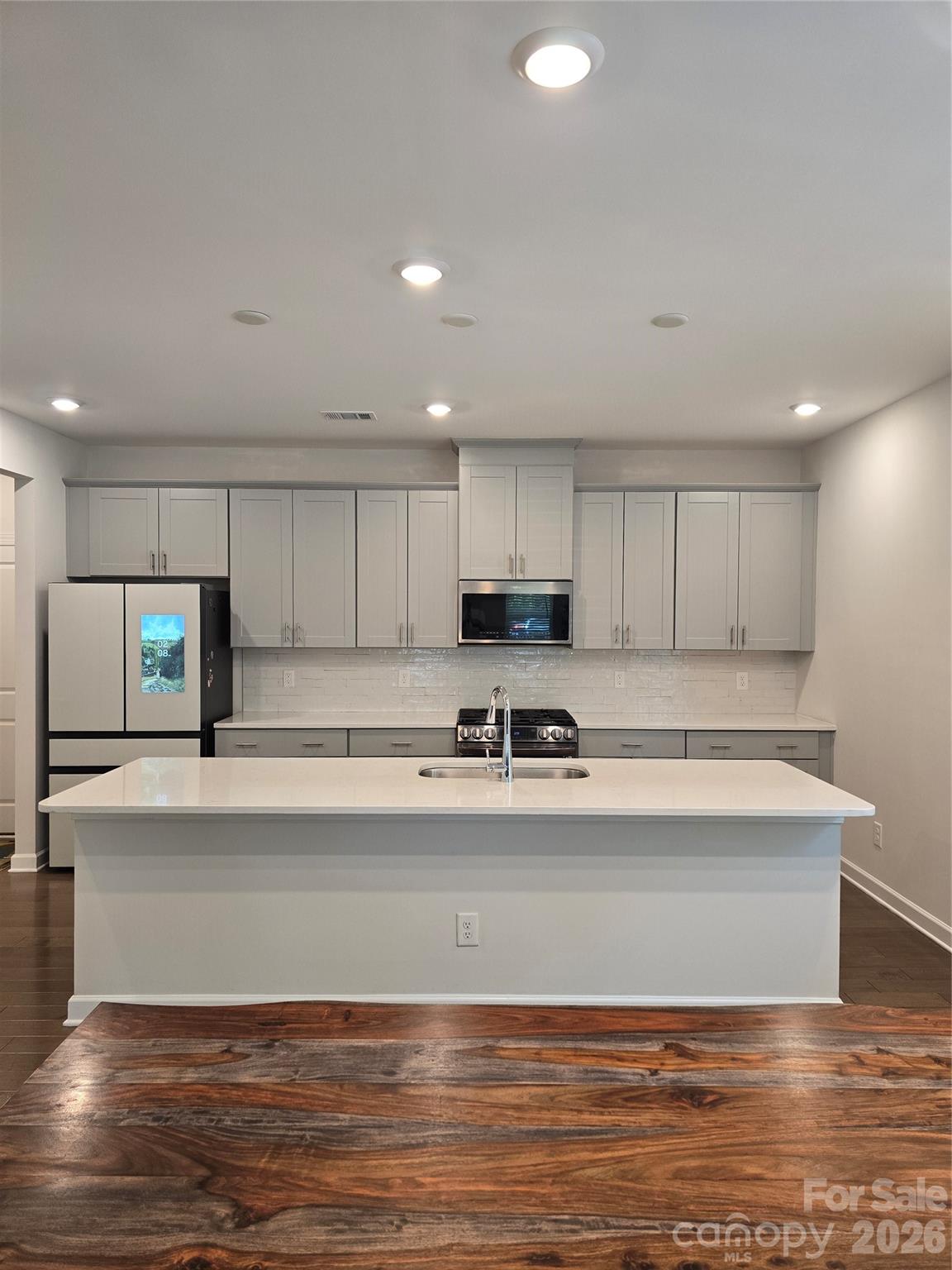 1221 Colgher Street Property Photo 11