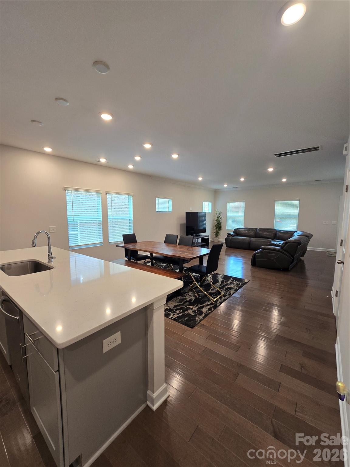 1221 Colgher Street Property Photo 18