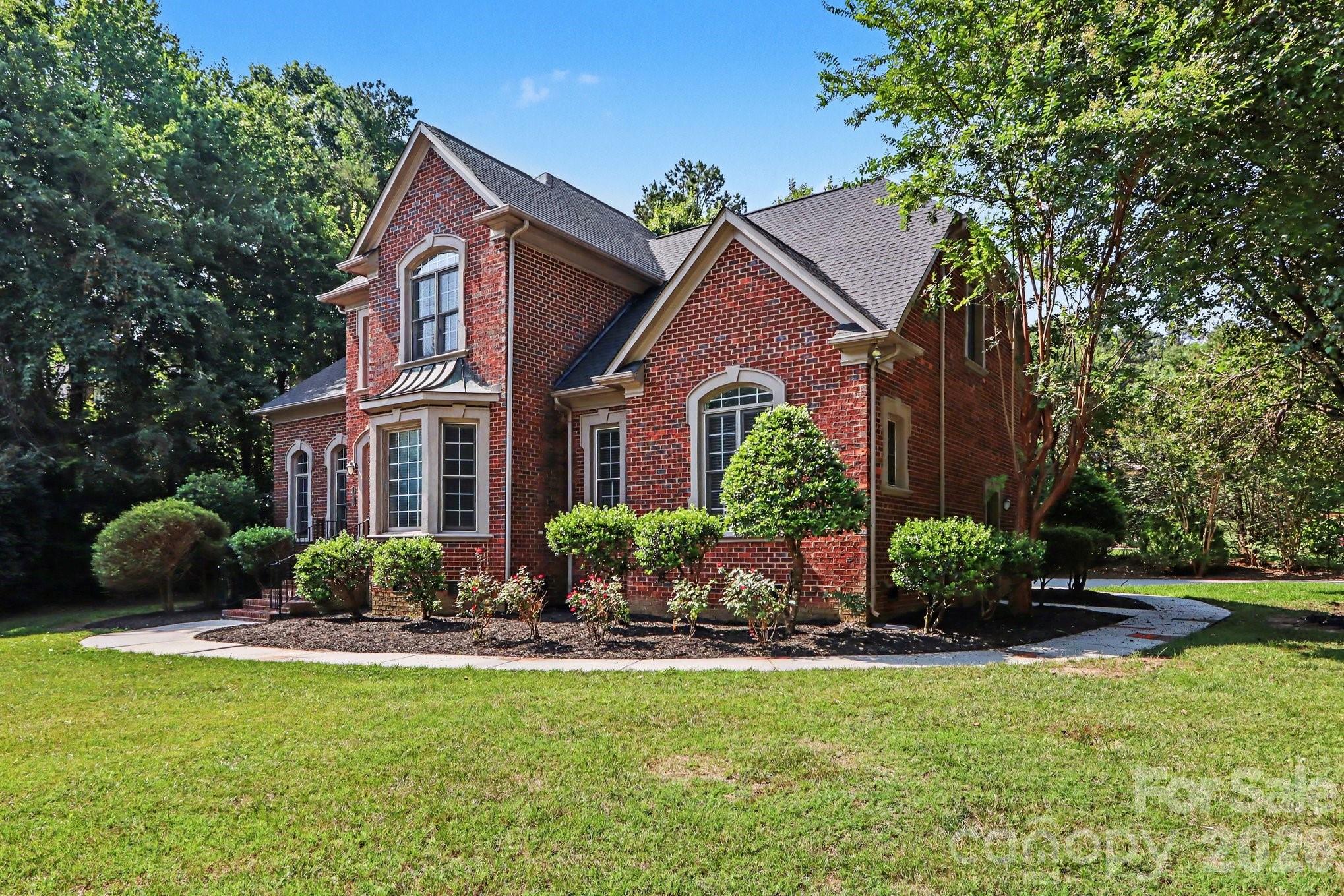 18611 Reflection Rock Court Property Photo 3