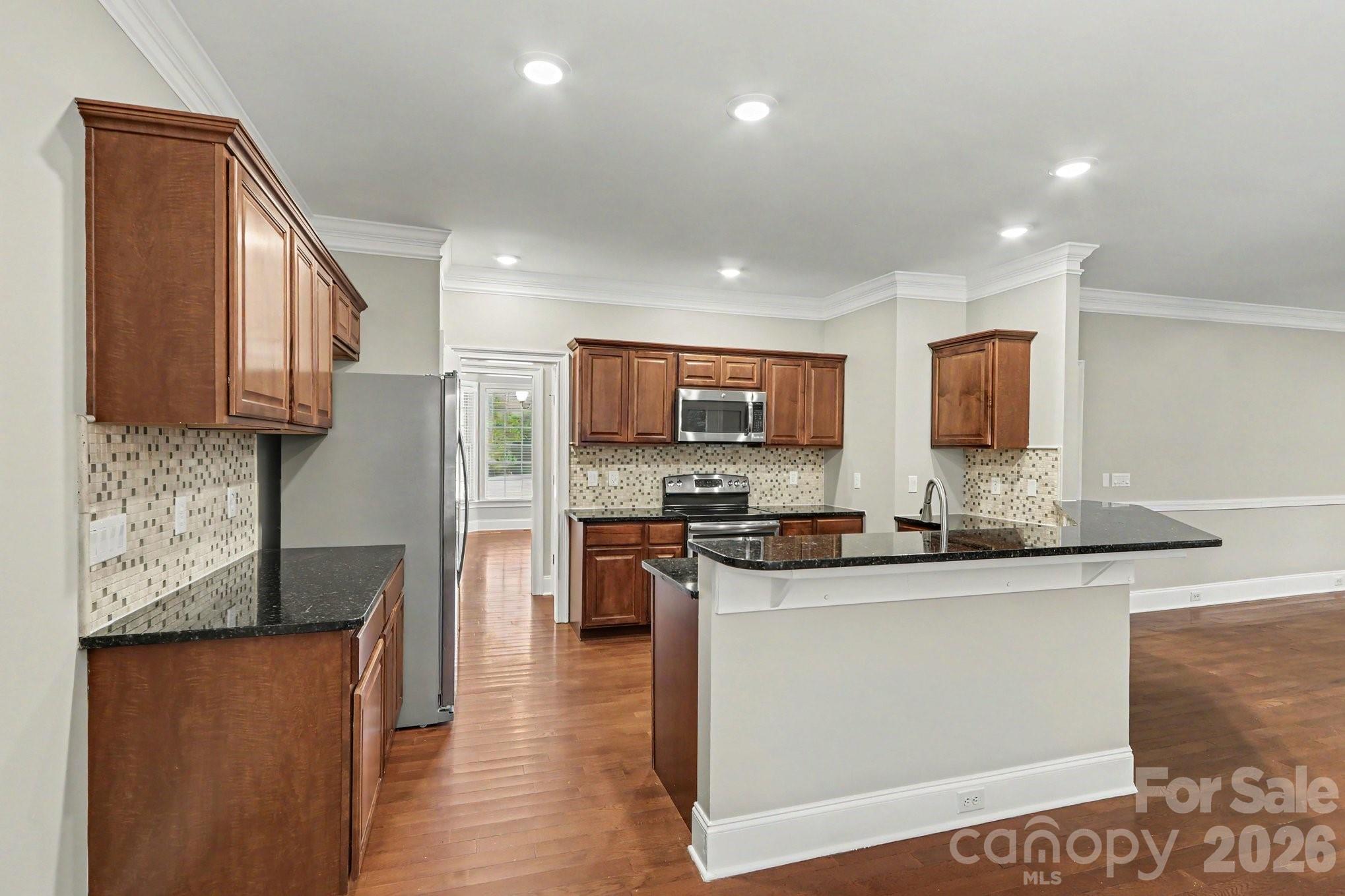 18611 Reflection Rock Court Property Photo 9