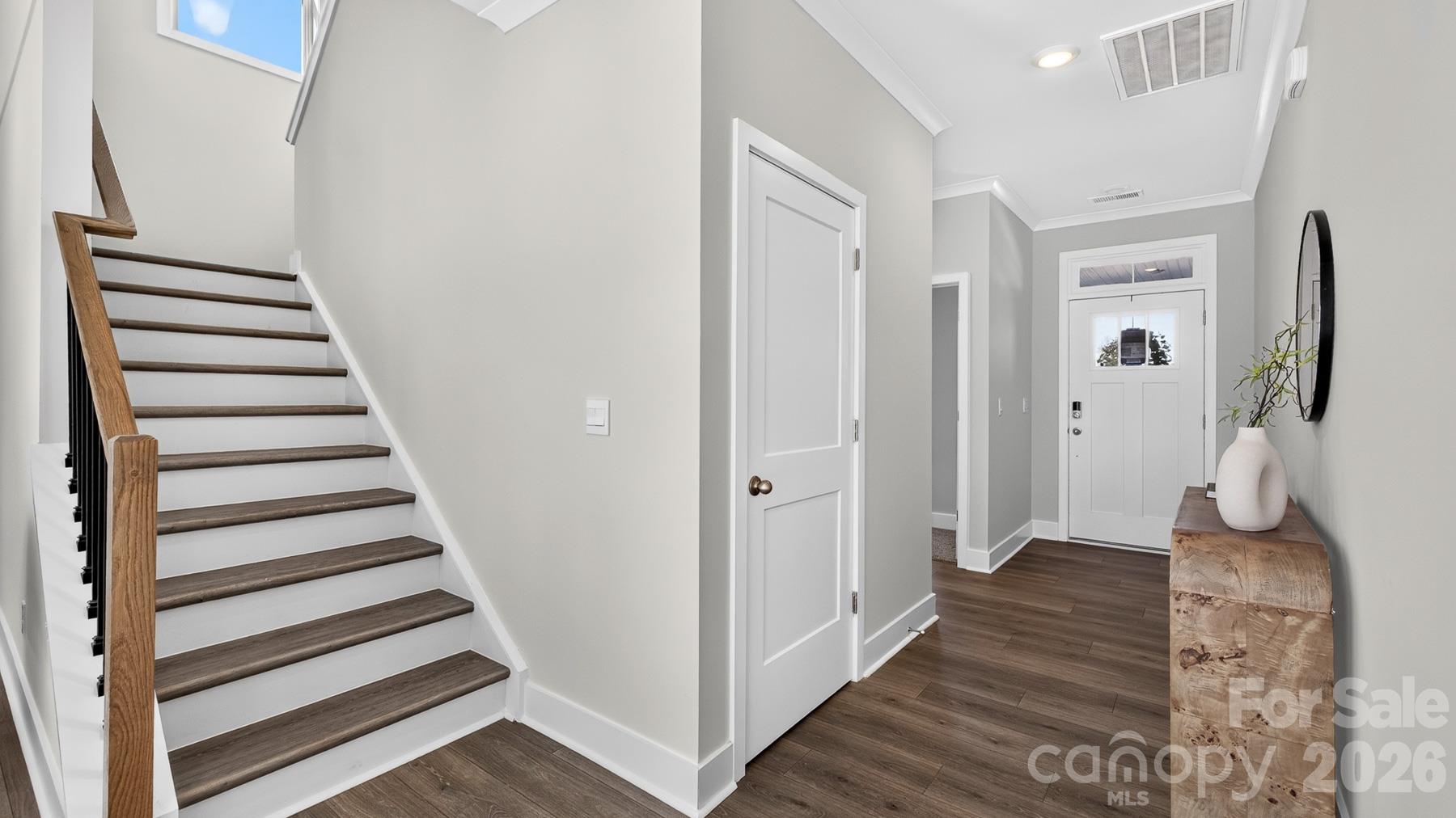 4175 Round Table Drive Property Photo 2