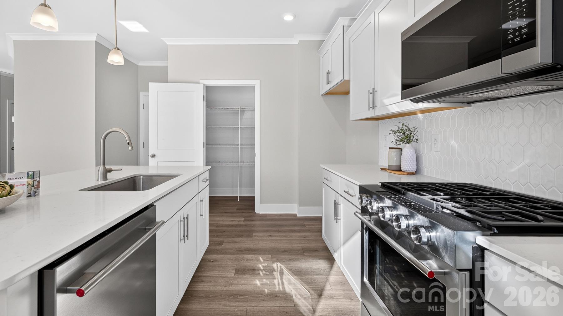 4175 Round Table Drive Property Photo 13
