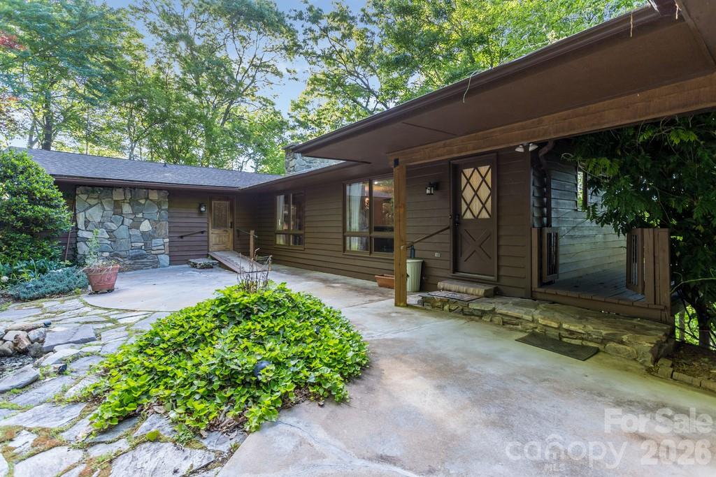 1126 Scenic Circle Property Photo 2
