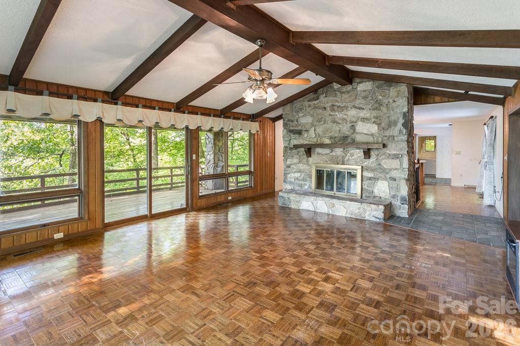 1126 Scenic Circle Property Photo 7