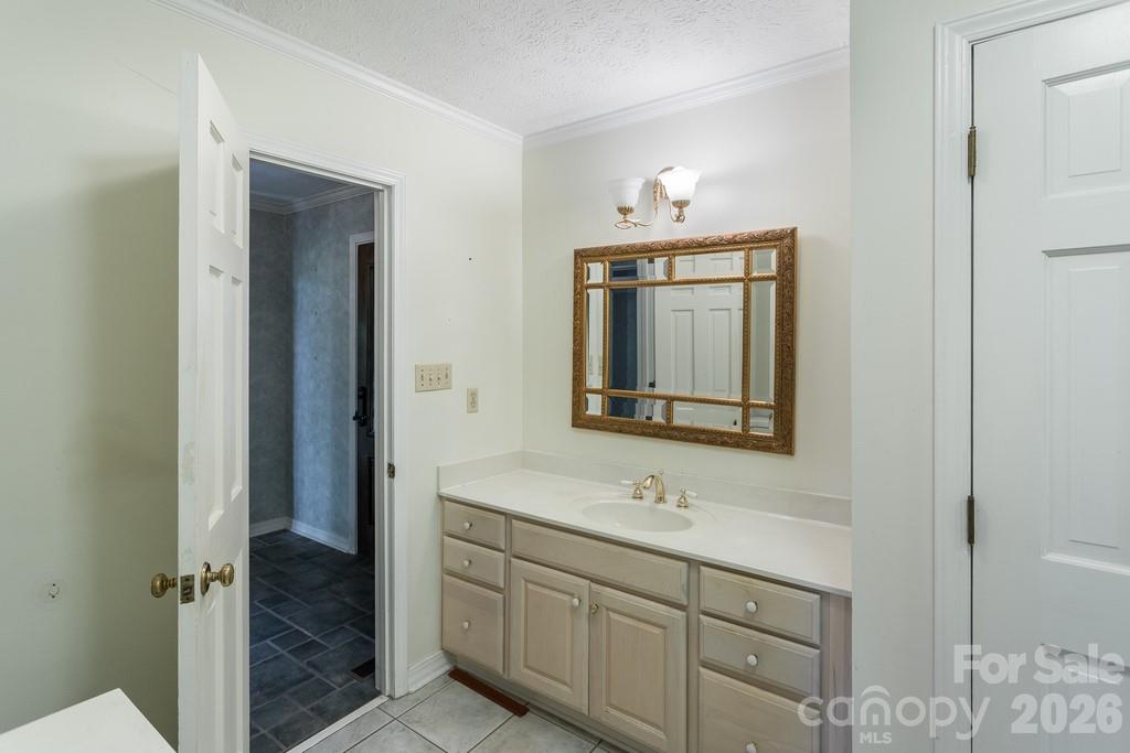 1126 Scenic Circle Property Photo 16