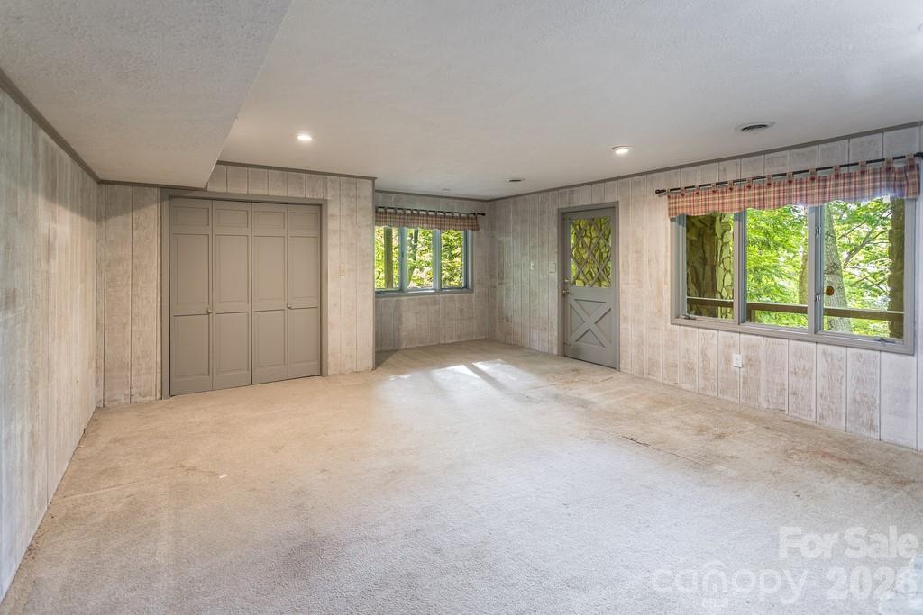 1126 Scenic Circle Property Photo 18