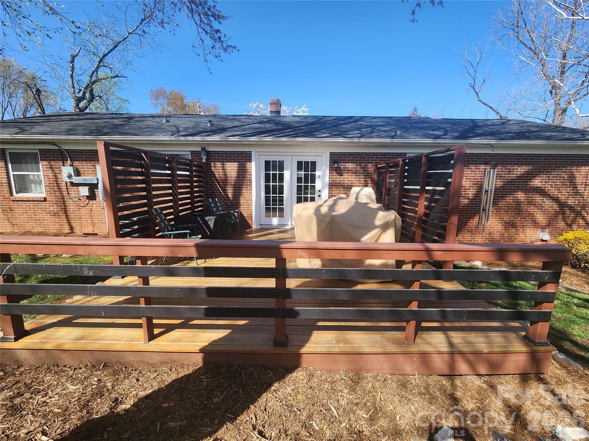 492 14th Avenue Drive Property Photo 3