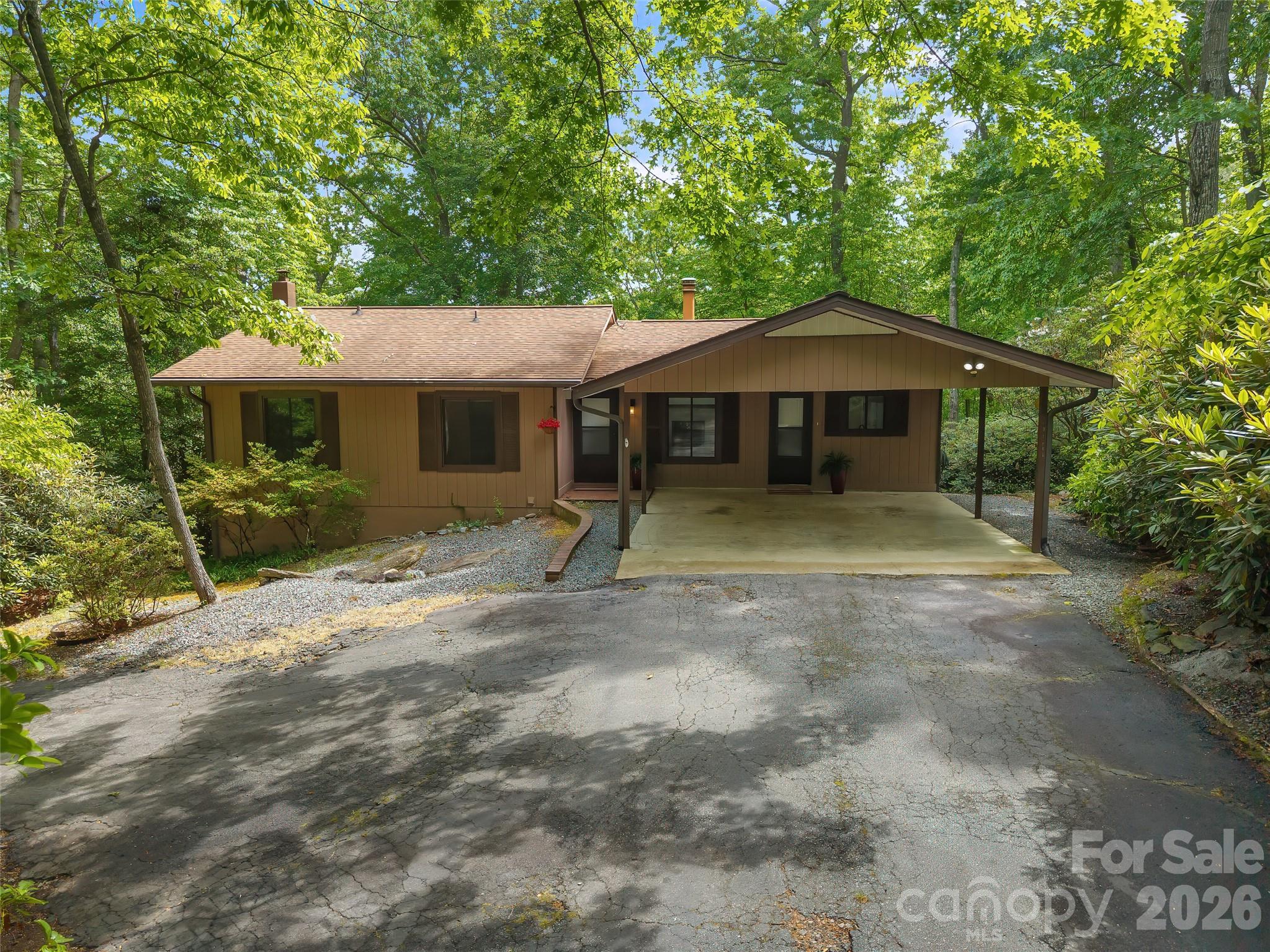 32 Honeysuckle Ridge Road Property Photo 1