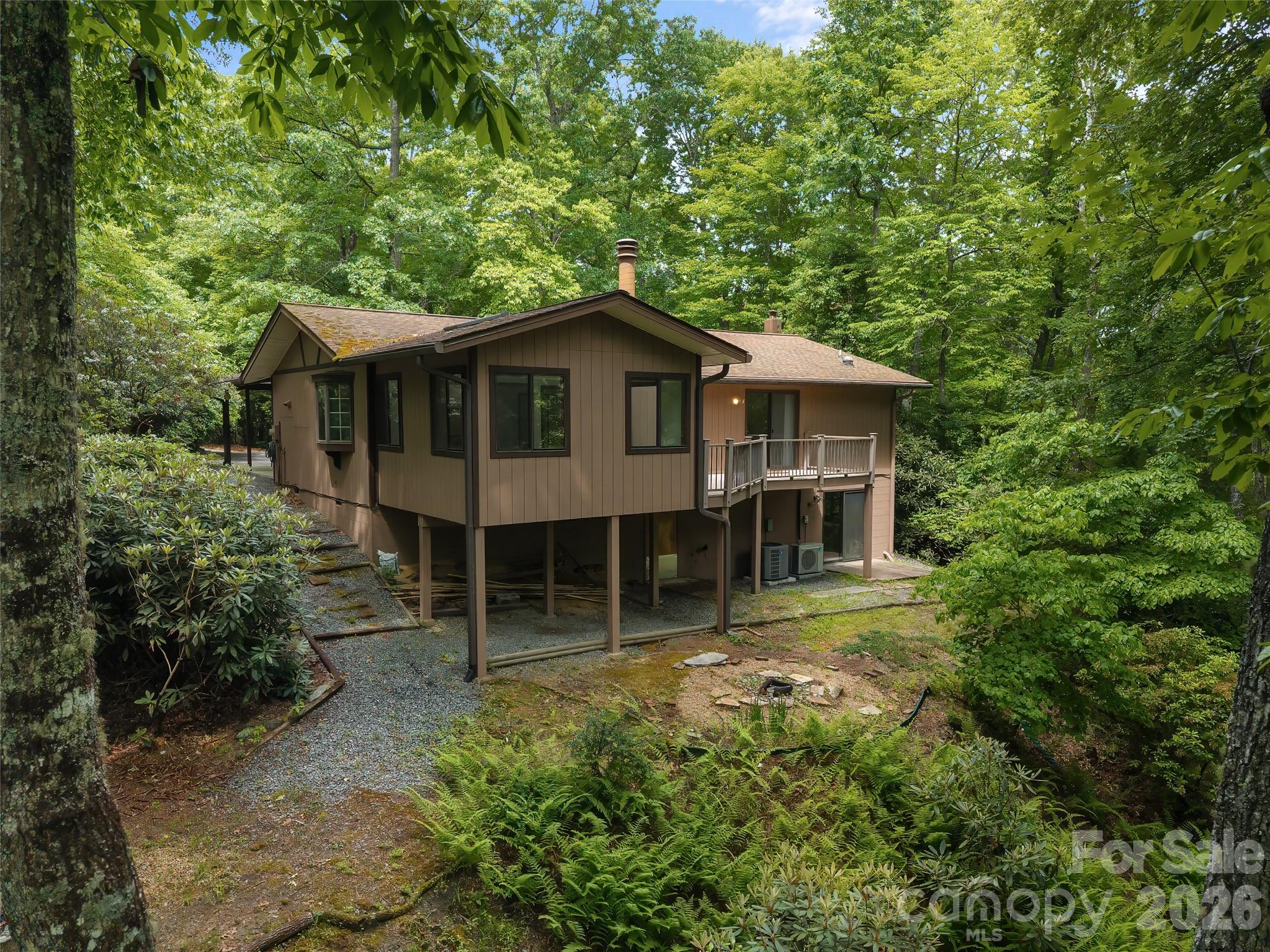 32 Honeysuckle Ridge Road Property Photo 2