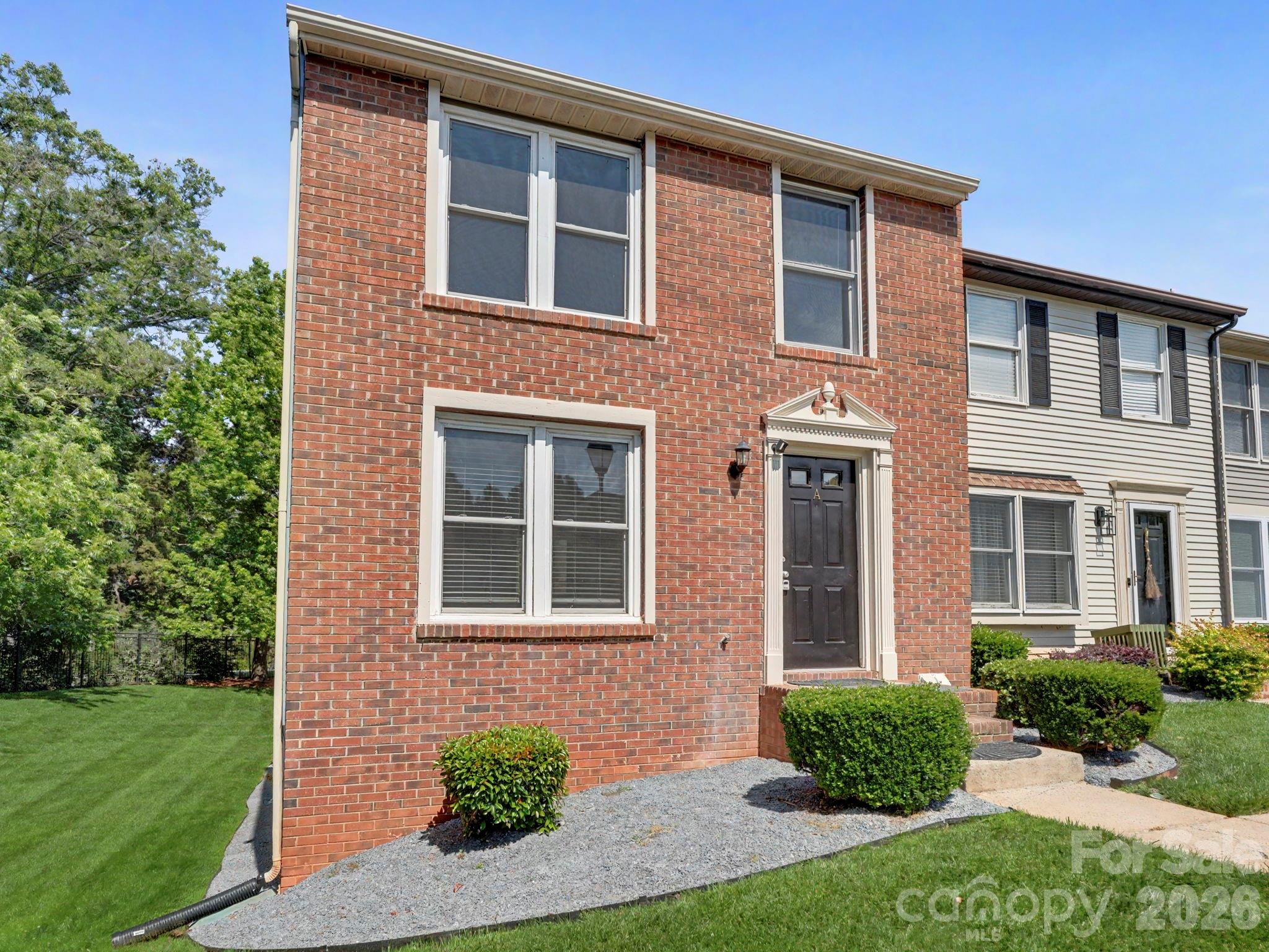 9416 Lexington Circle Property Photo 1