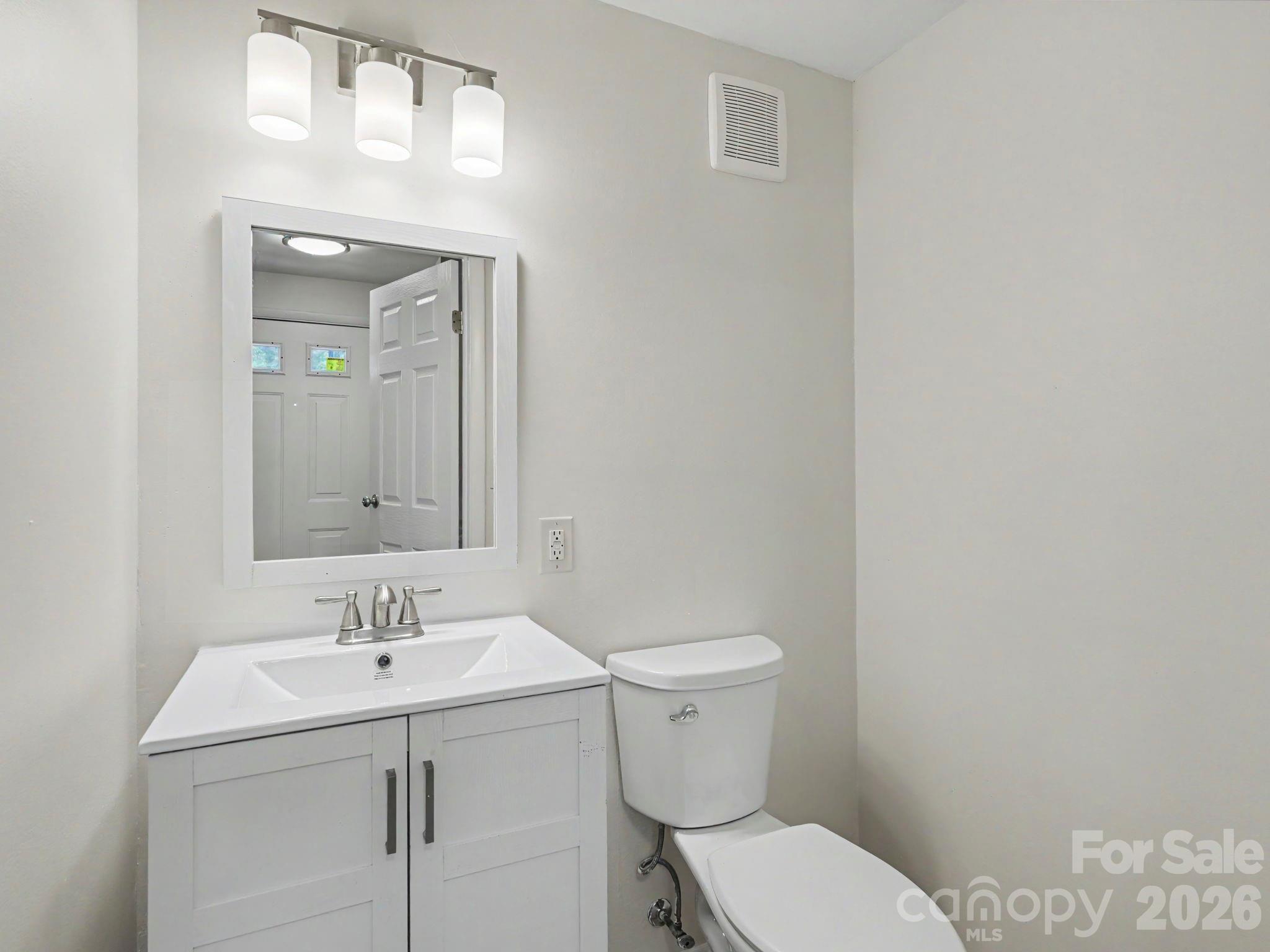 9416 Lexington Circle Property Photo 2