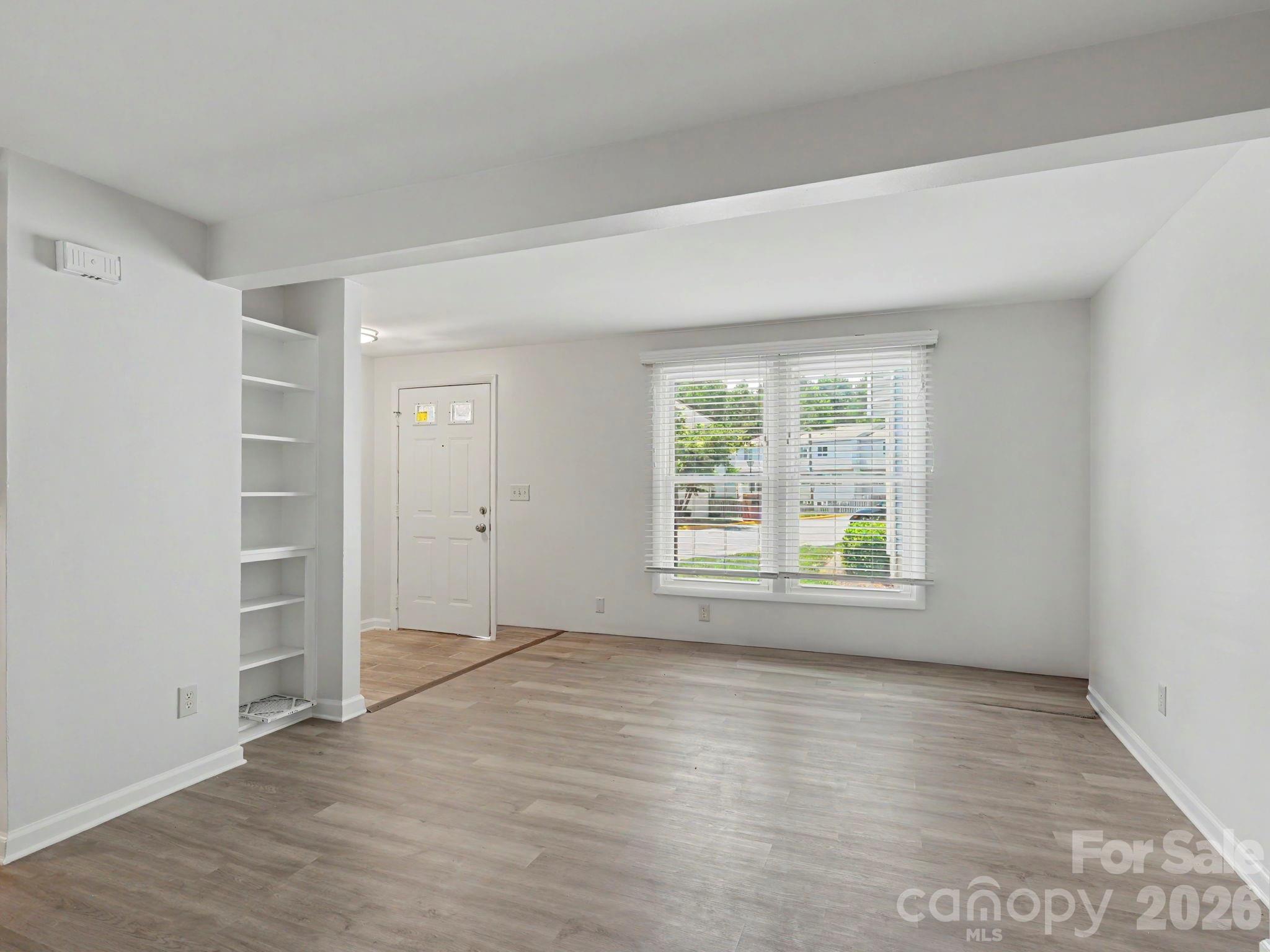9416 Lexington Circle Property Photo 5
