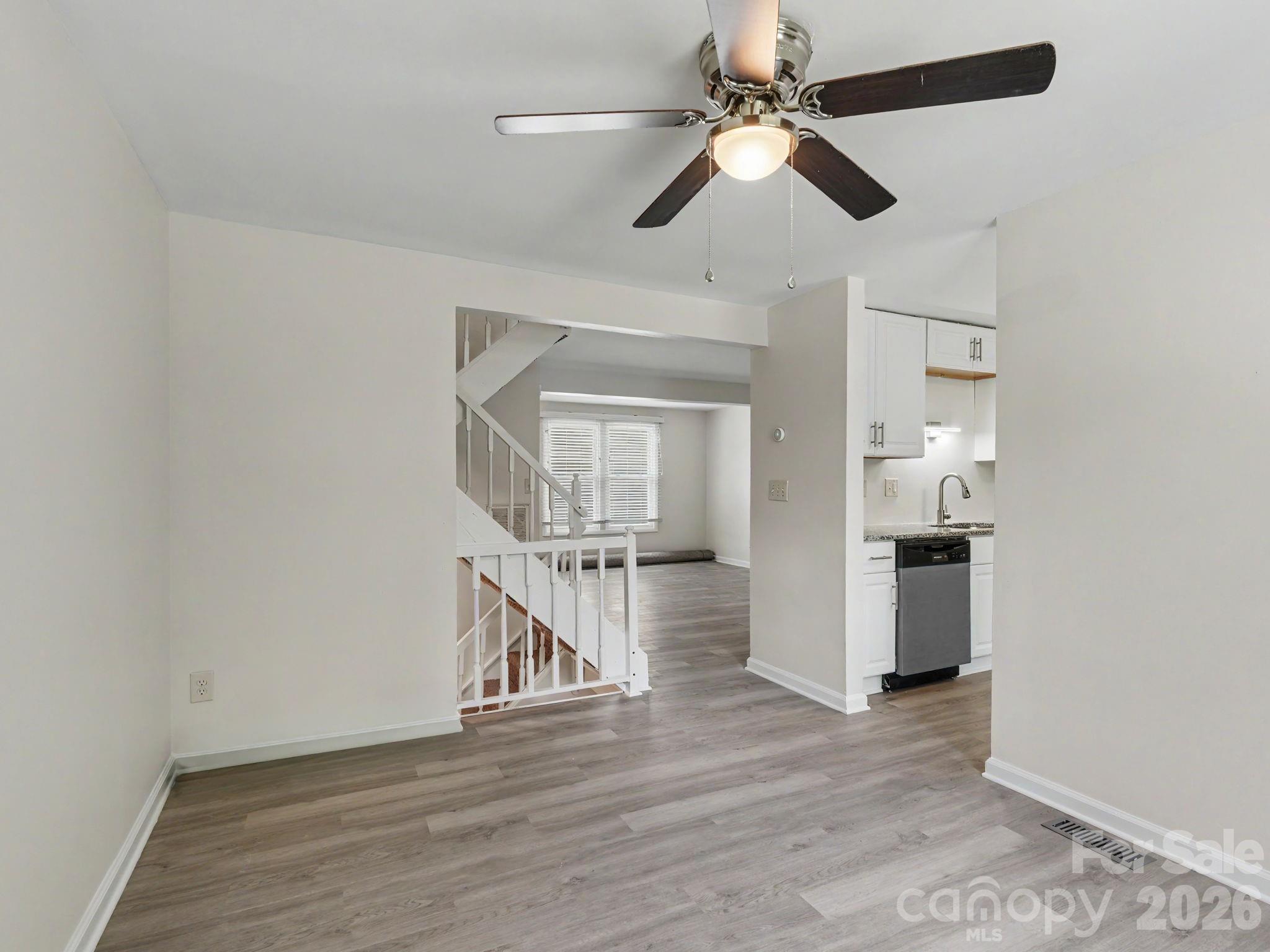 9416 Lexington Circle Property Photo 6
