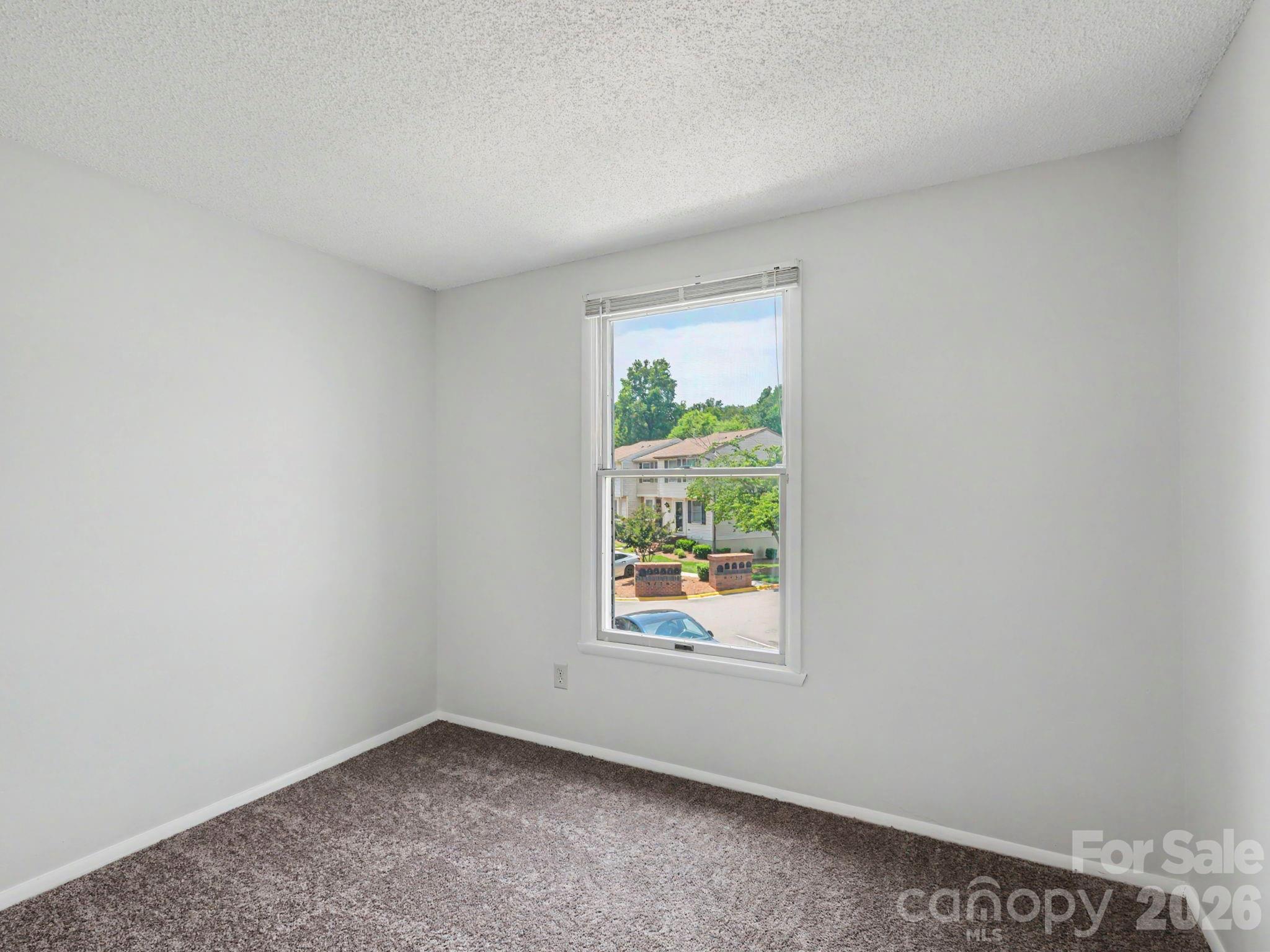 9416 Lexington Circle Property Photo 12