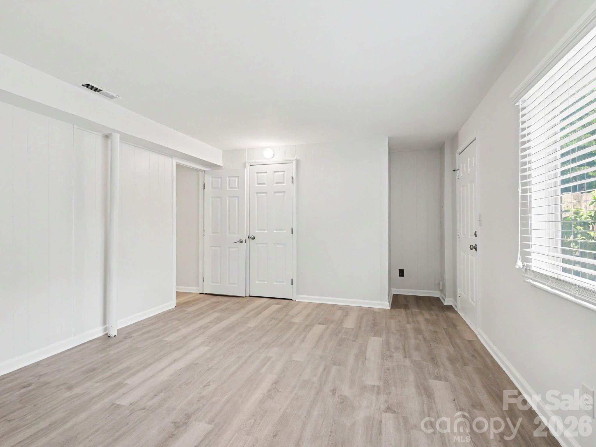 9416 Lexington Circle Property Photo 16