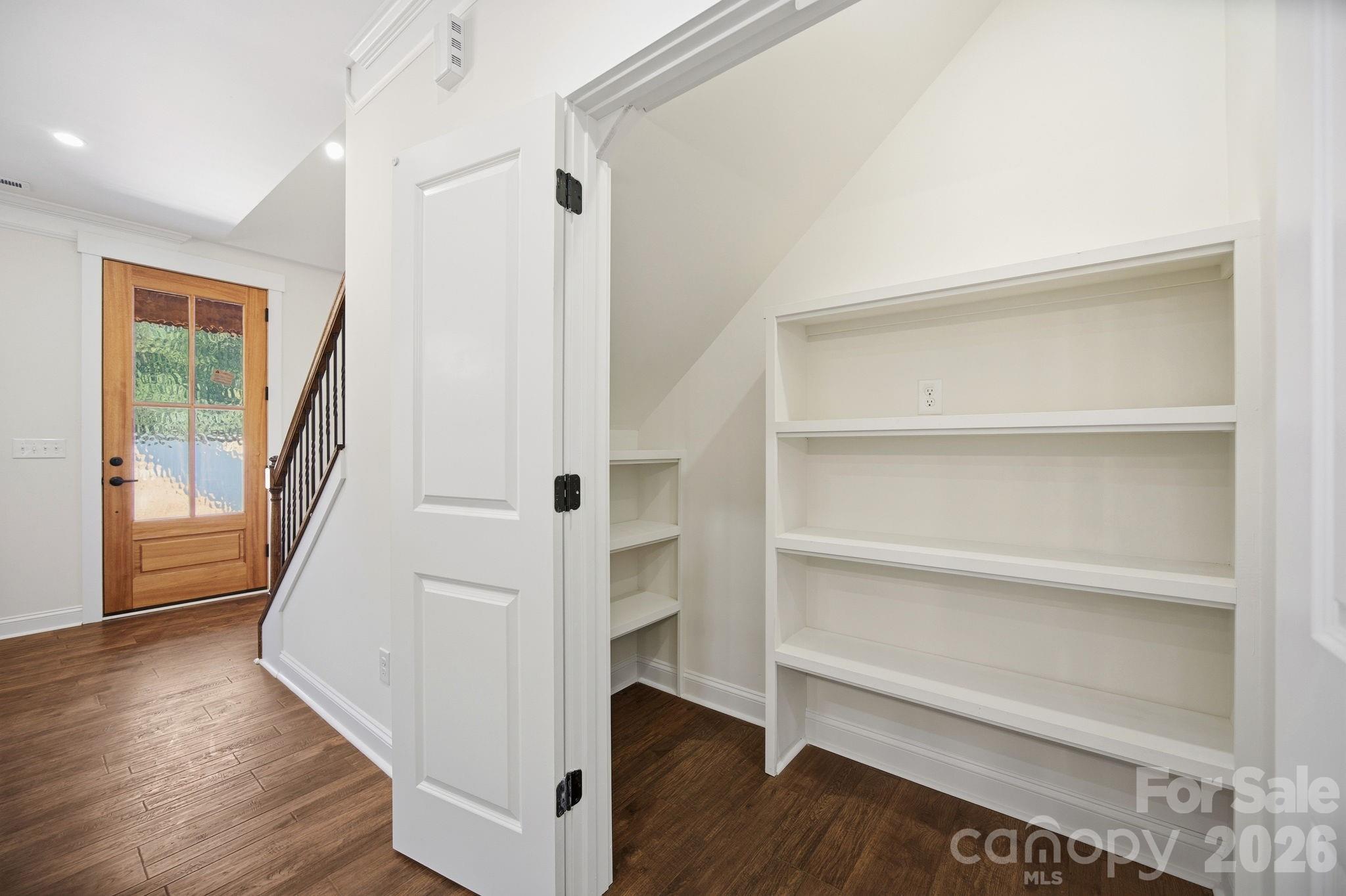 319 Lake Farm Drive Property Photo 22
