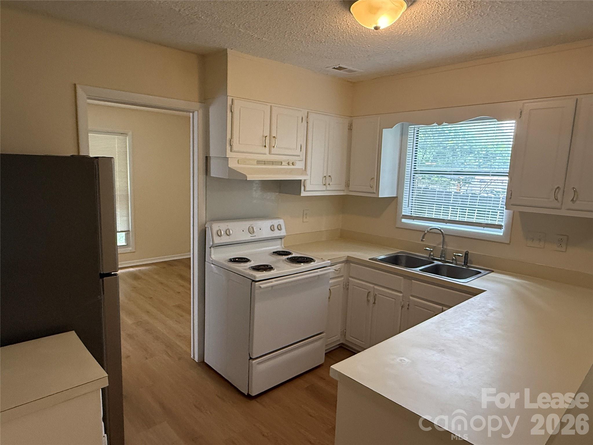 6341 Round Hill Road Property Photo 4