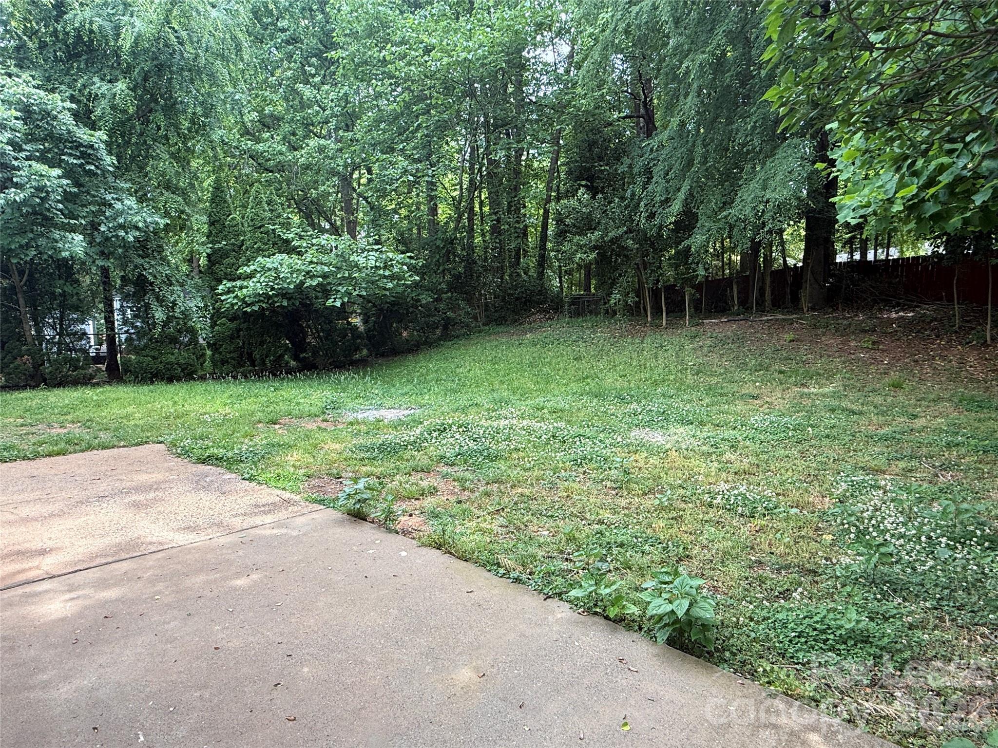 6341 Round Hill Road Property Photo 16