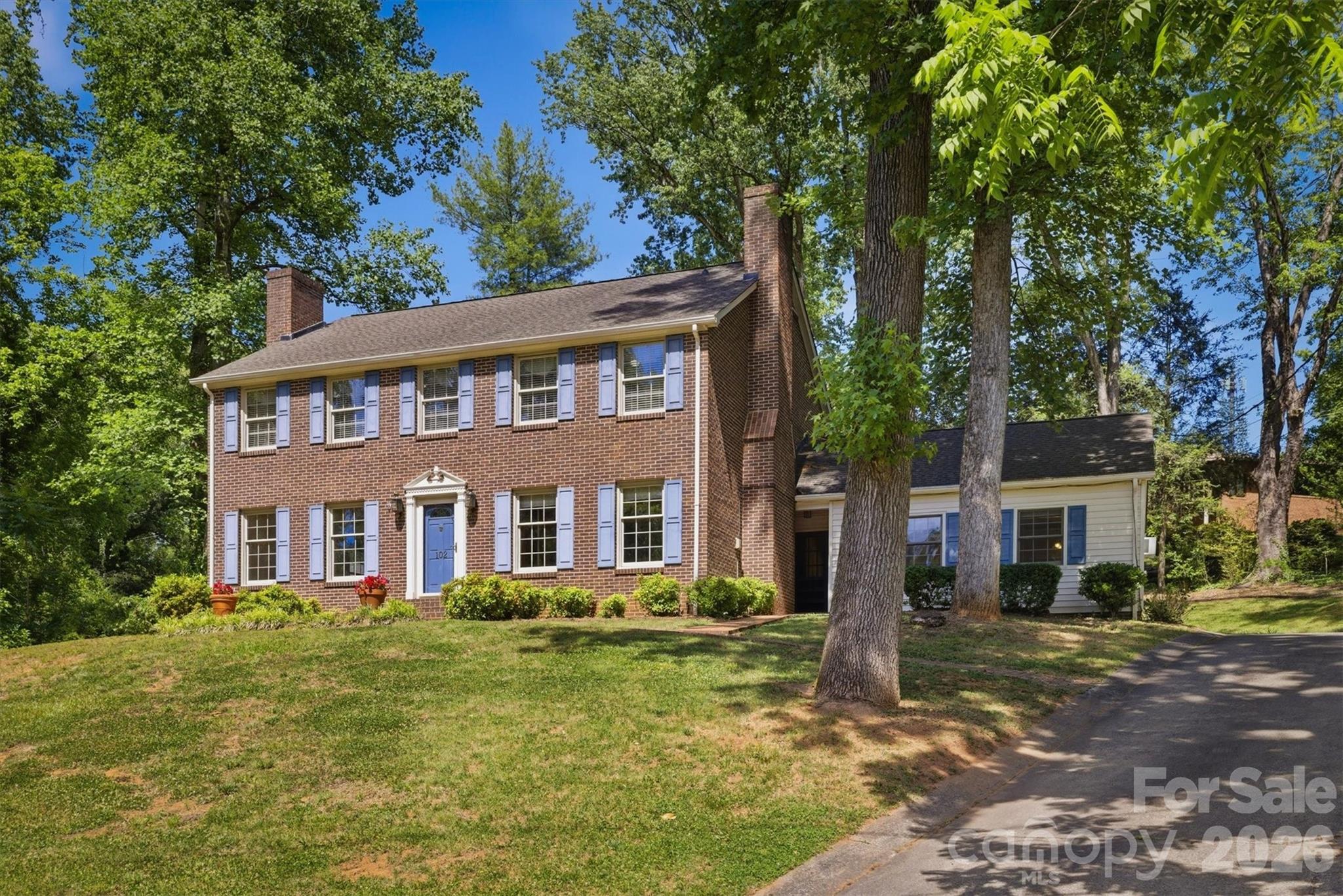 102 Woodland Drive Property Photo 1