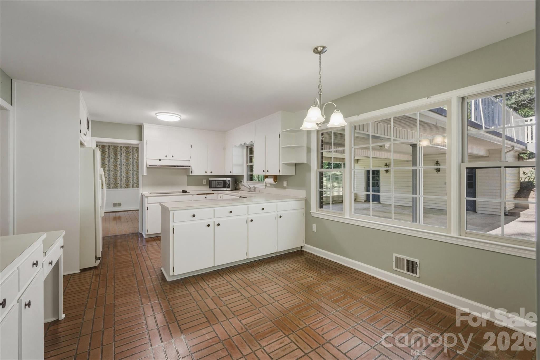 102 Woodland Drive Property Photo 7