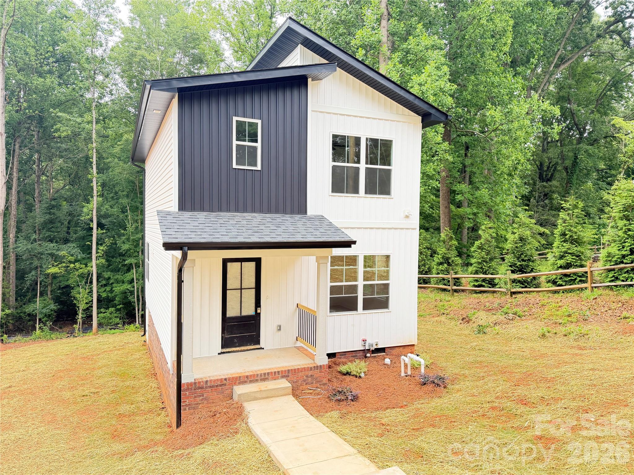 345 Rumple Street Property Photo 2