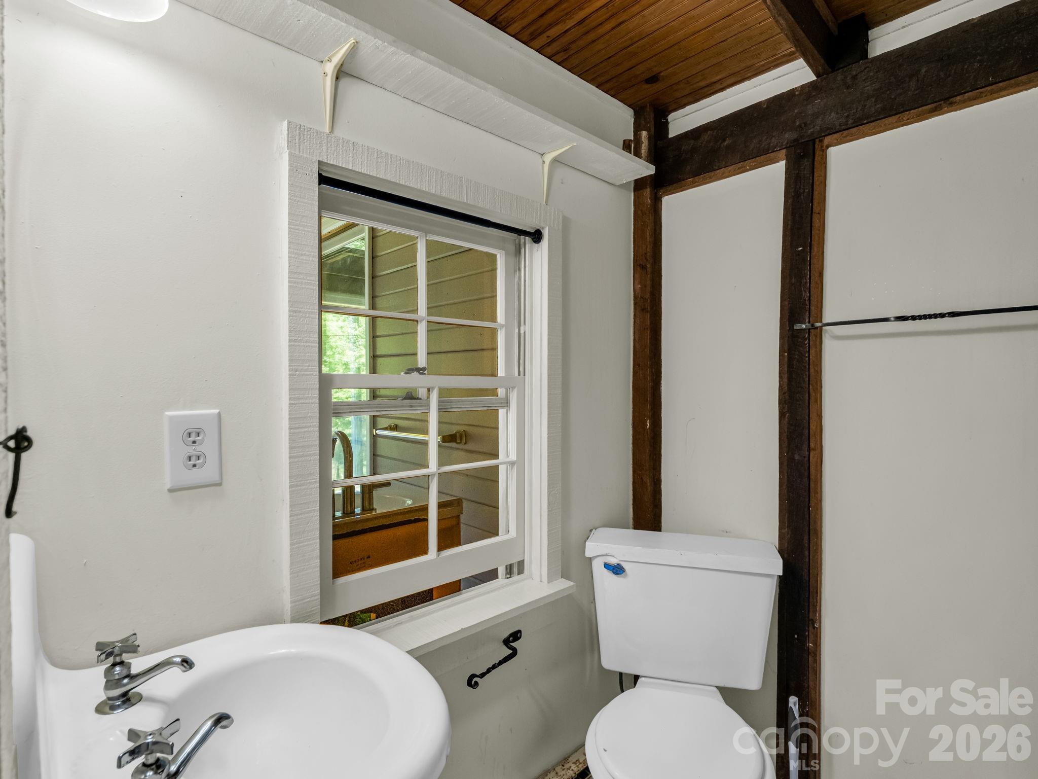 255 & 257 Crescent Street Property Photo 19