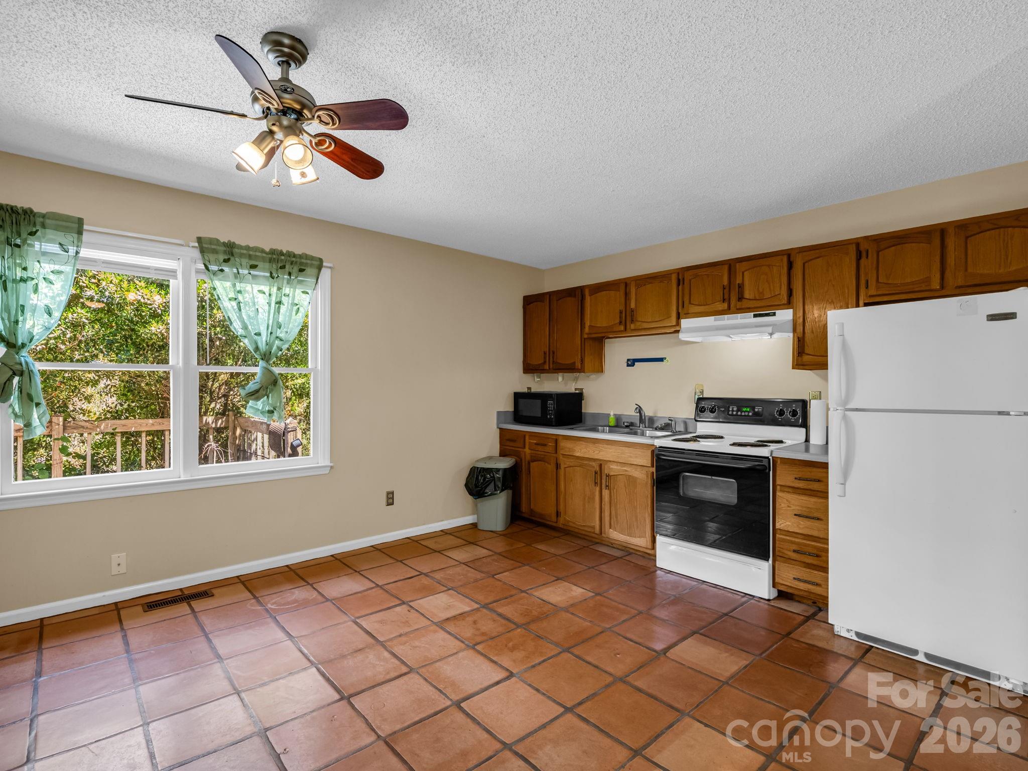 255 & 257 Crescent Street Property Photo 31
