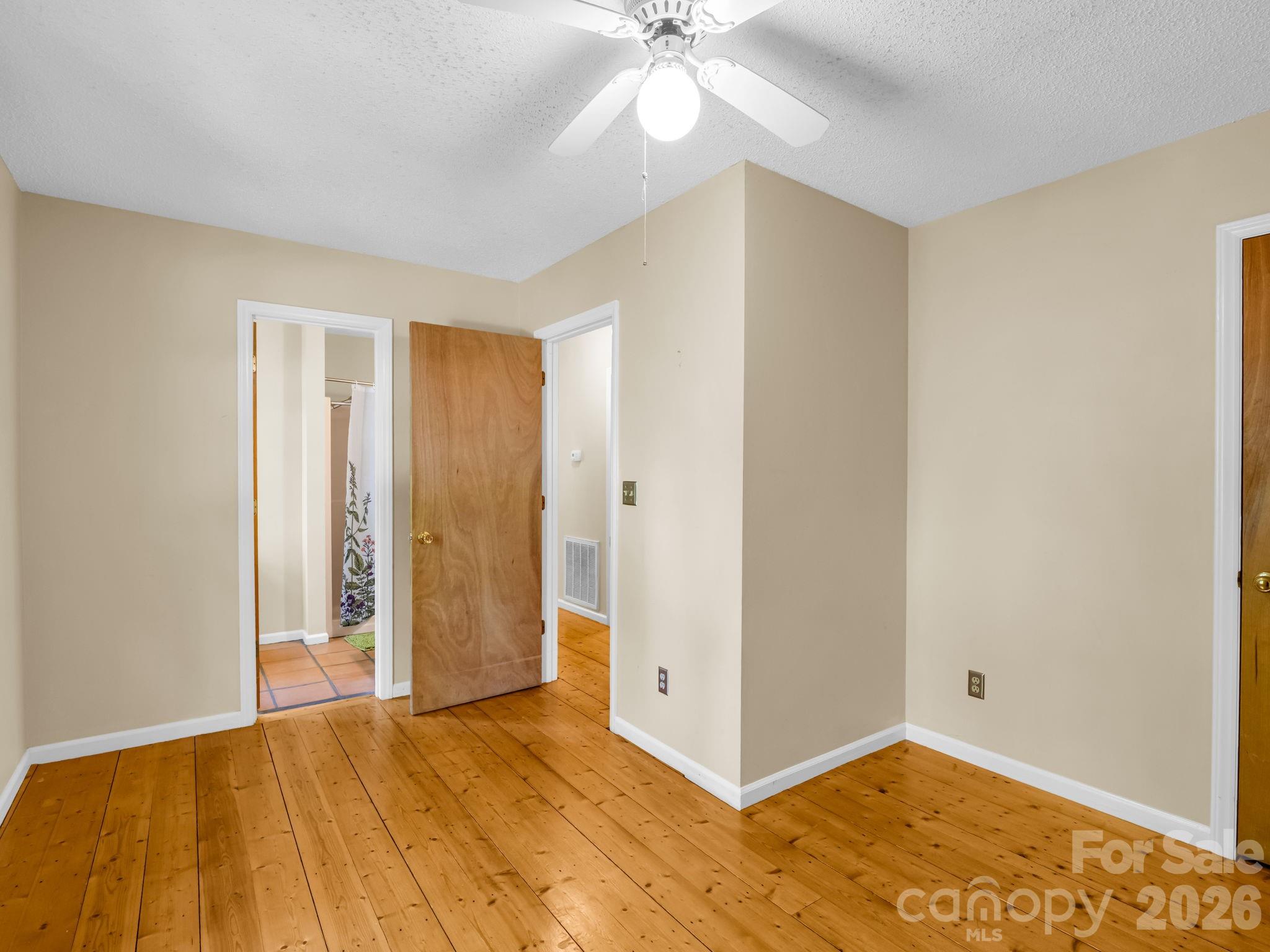 255 & 257 Crescent Street Property Photo 34