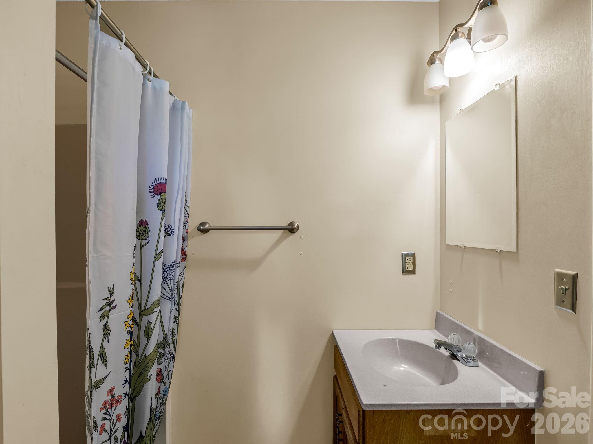 255 & 257 Crescent Street Property Photo 35