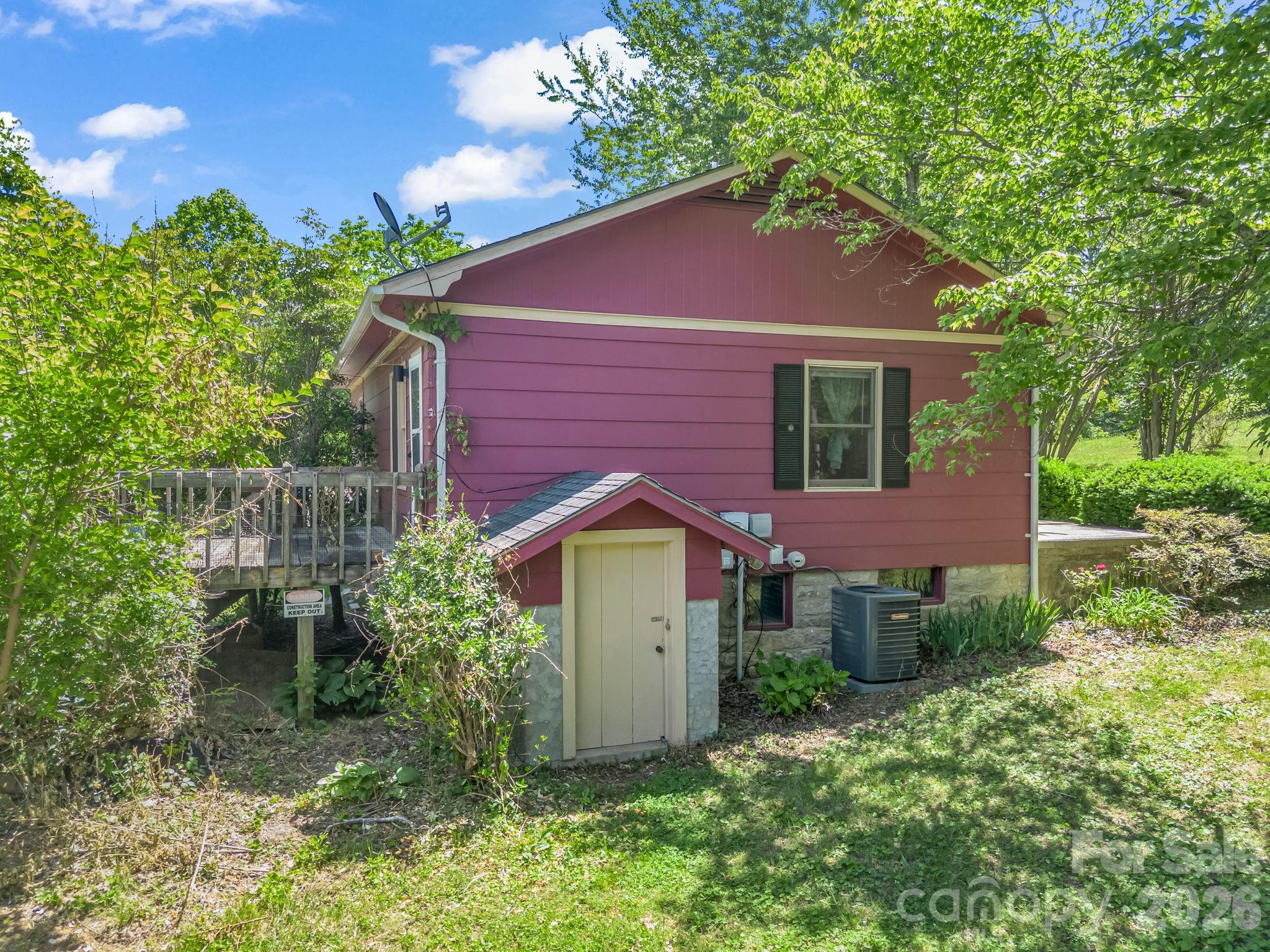 255 & 257 Crescent Street Property Photo 40