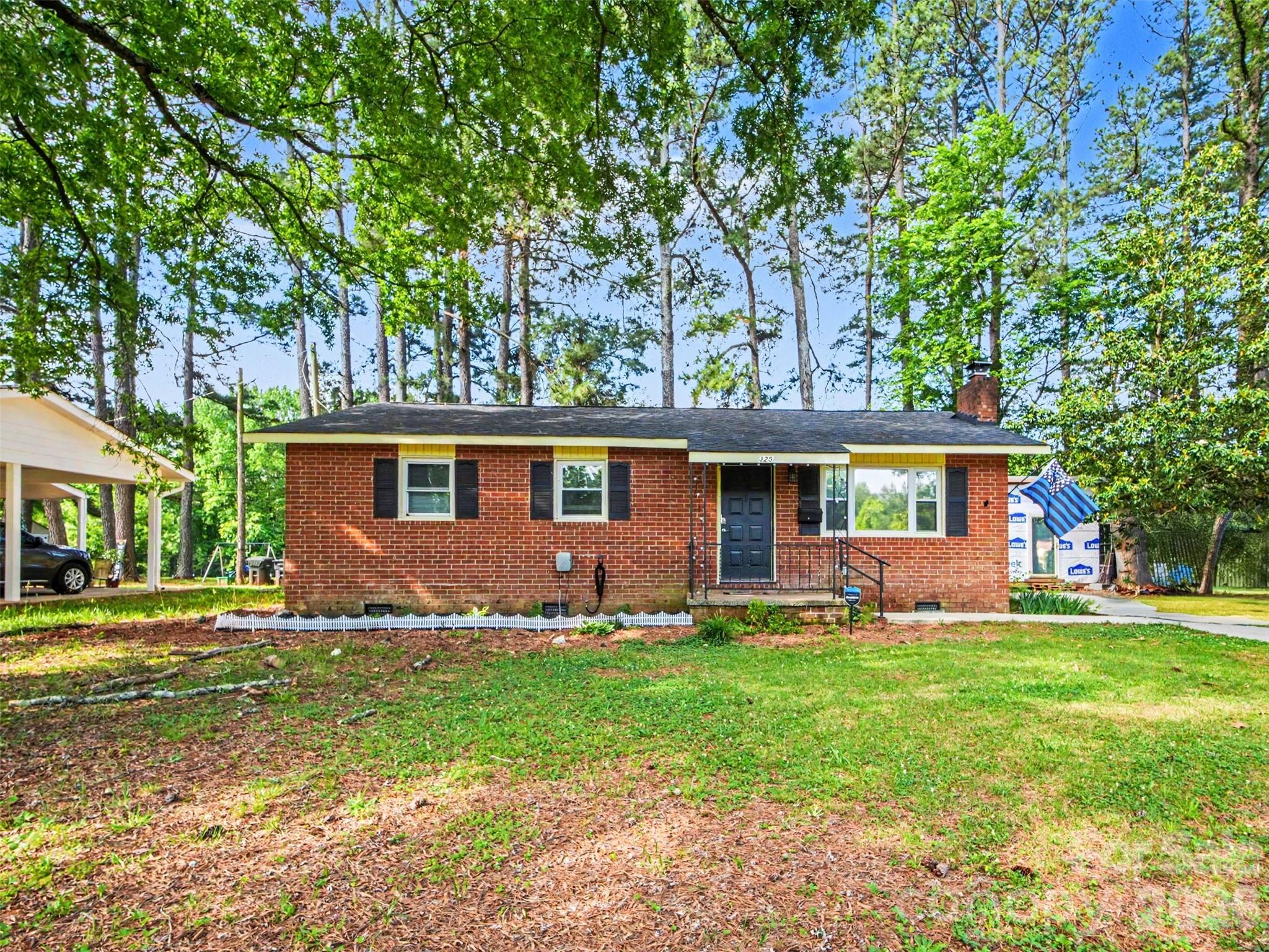 325 Amber Court Property Photo 1