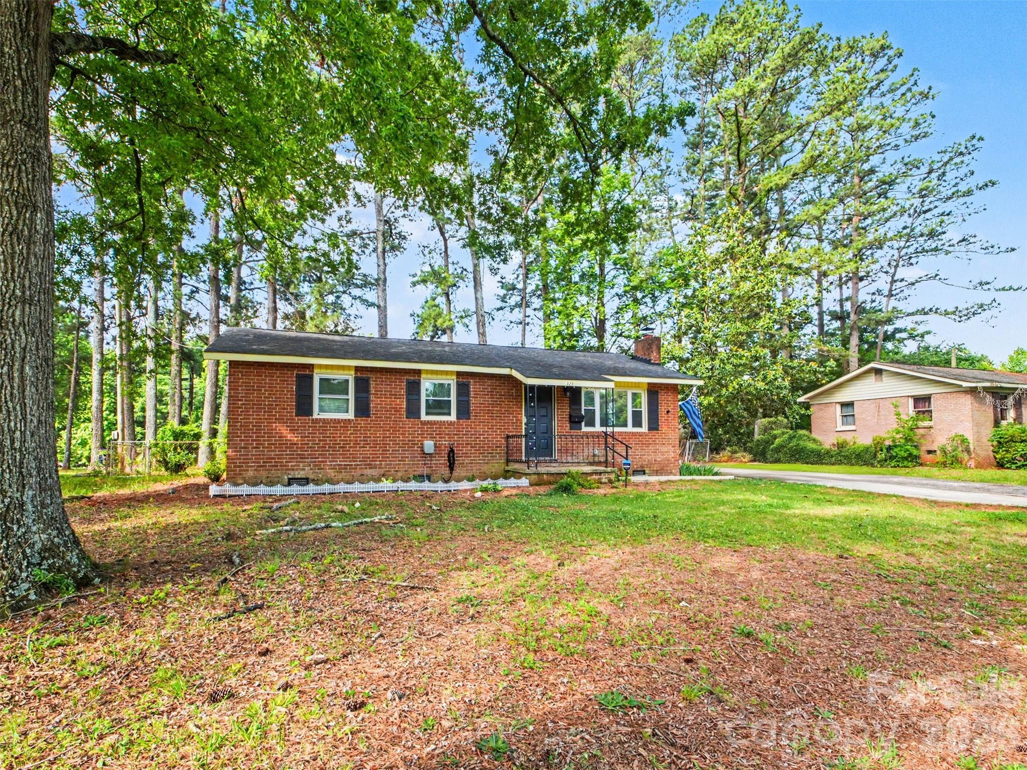 325 Amber Court Property Photo 2