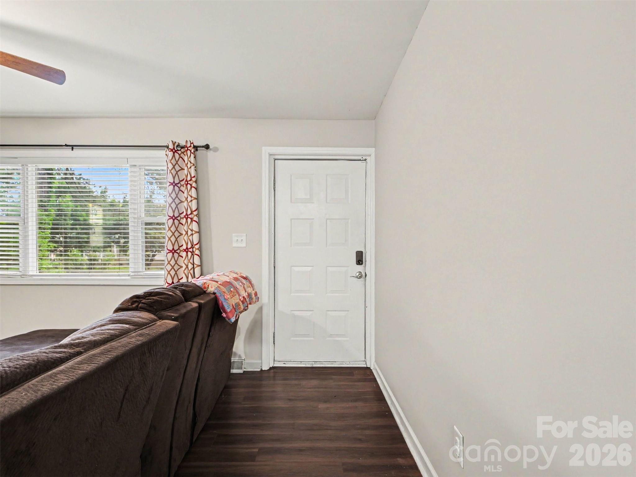 325 Amber Court Property Photo 5