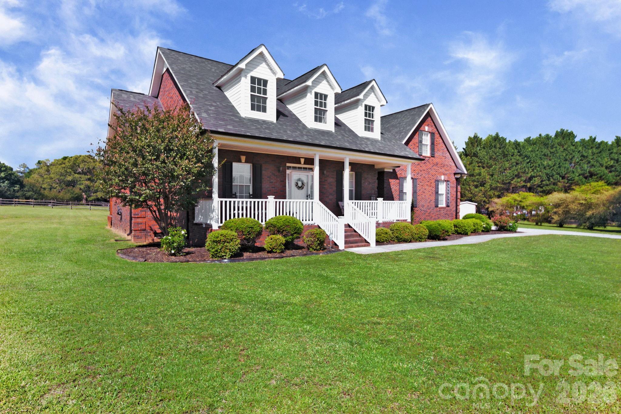 2318 Cardinal Ridge Lane Property Photo 5