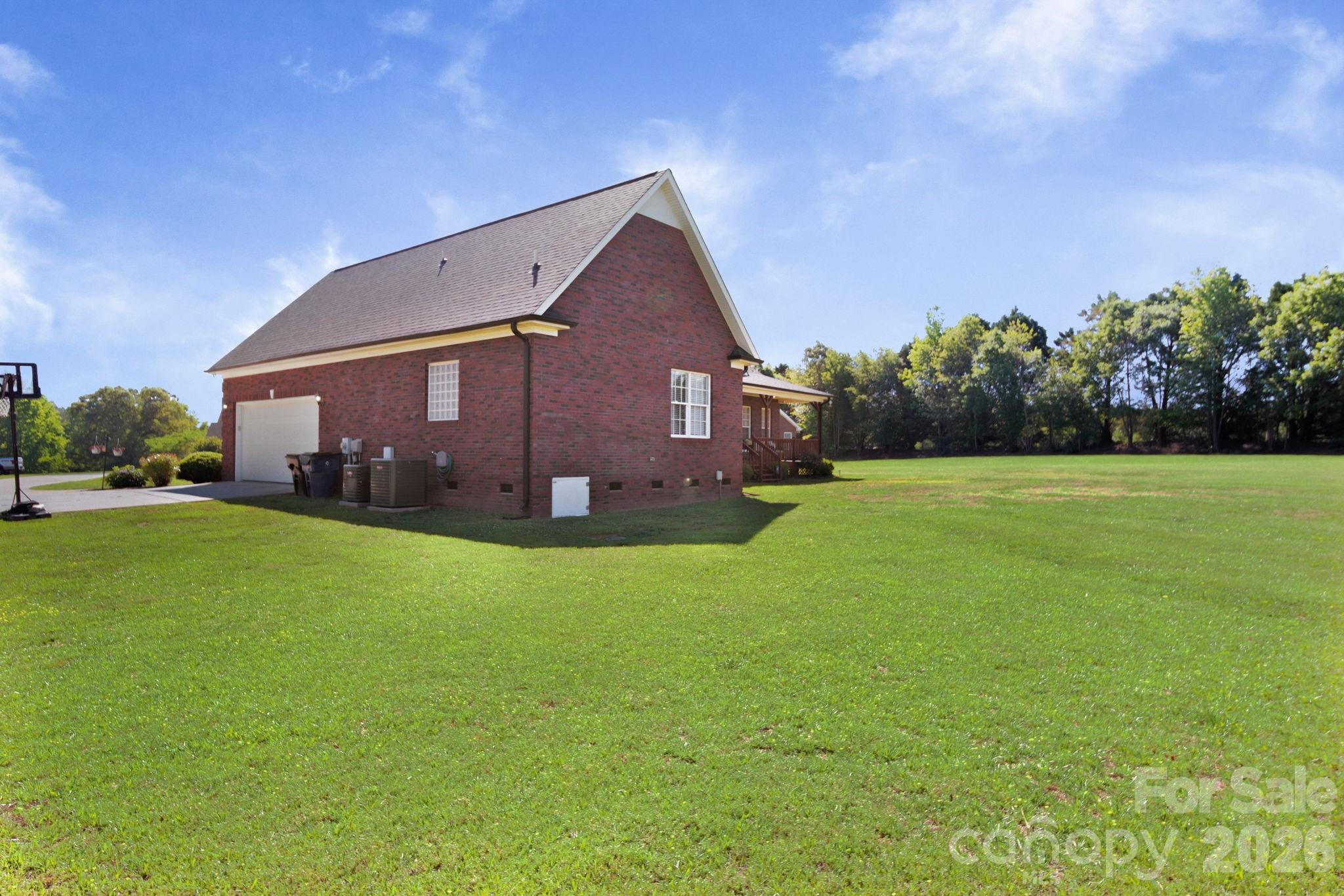 2318 Cardinal Ridge Lane Property Photo 8