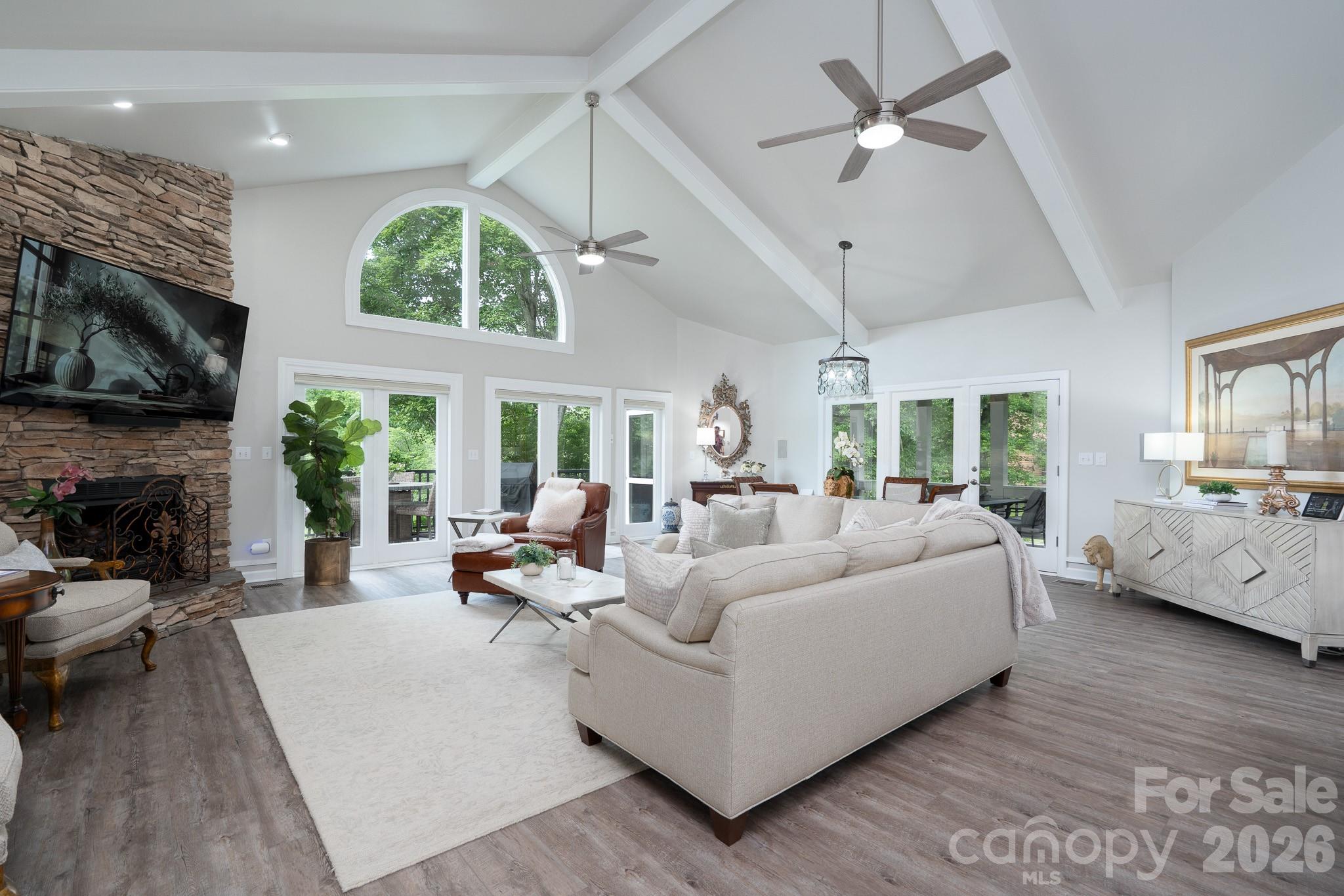 444 Millingport Lane Property Photo 6