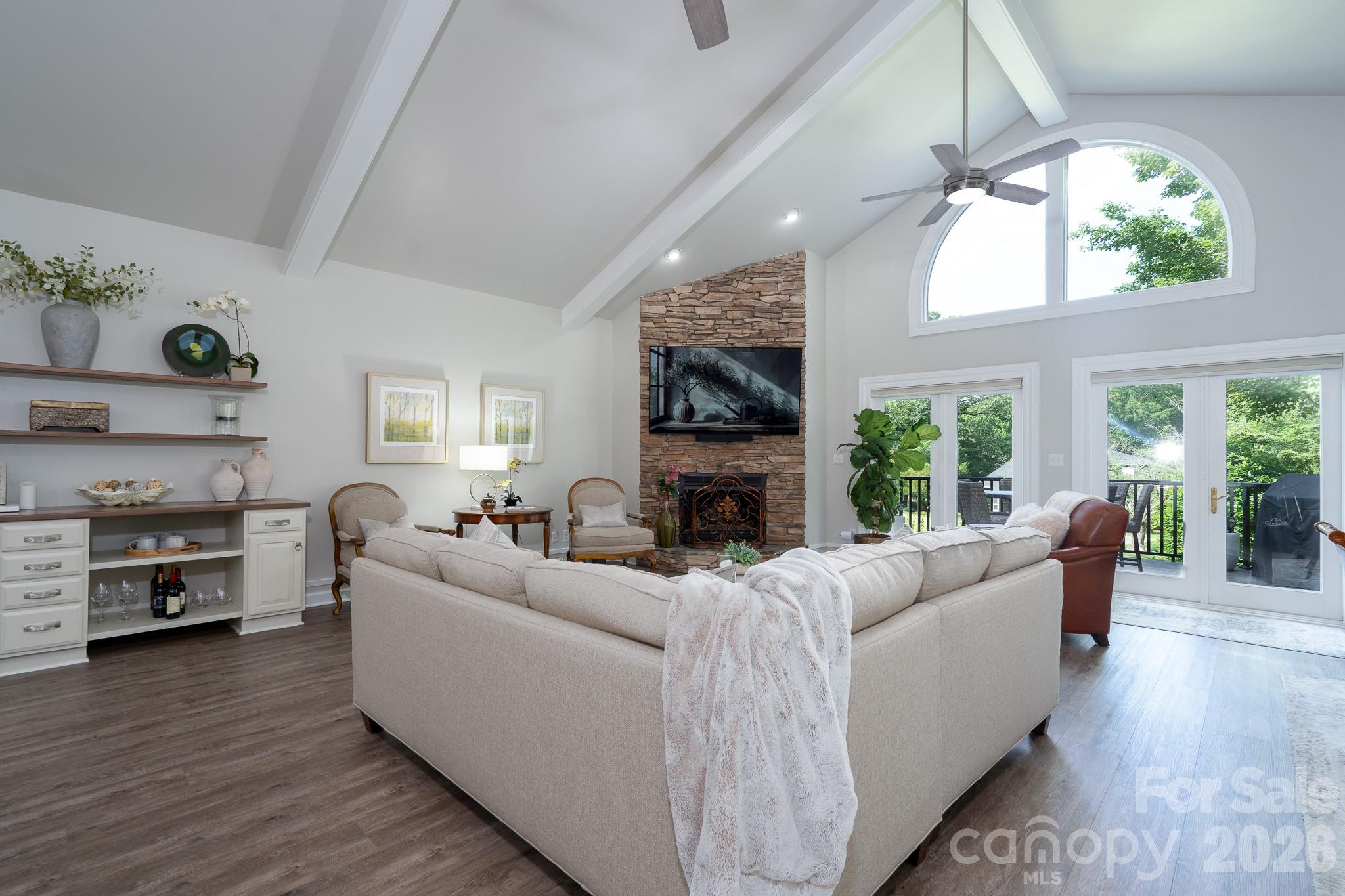 444 Millingport Lane Property Photo 7