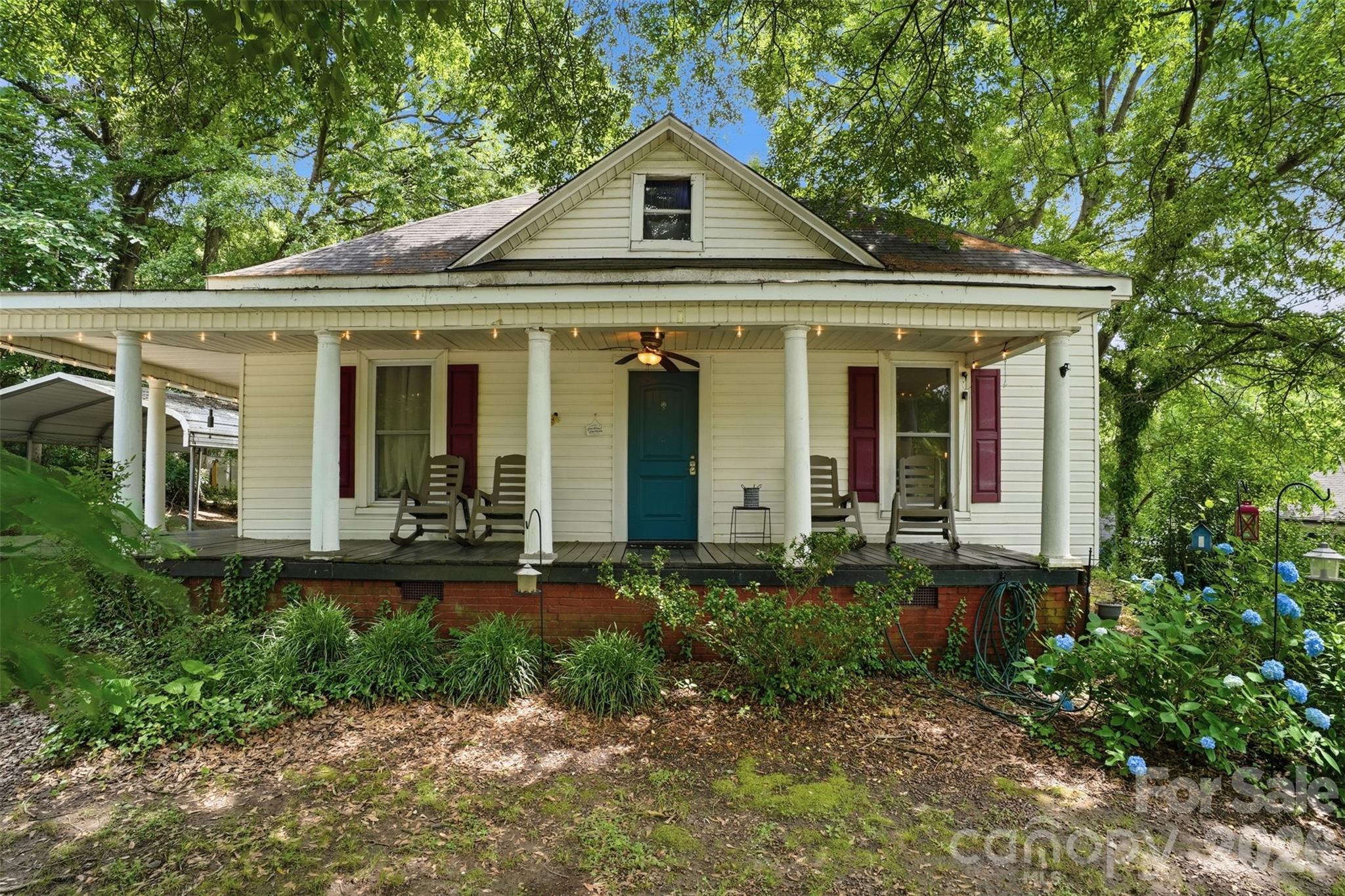1815 Hemlock Avenue Property Photo 2