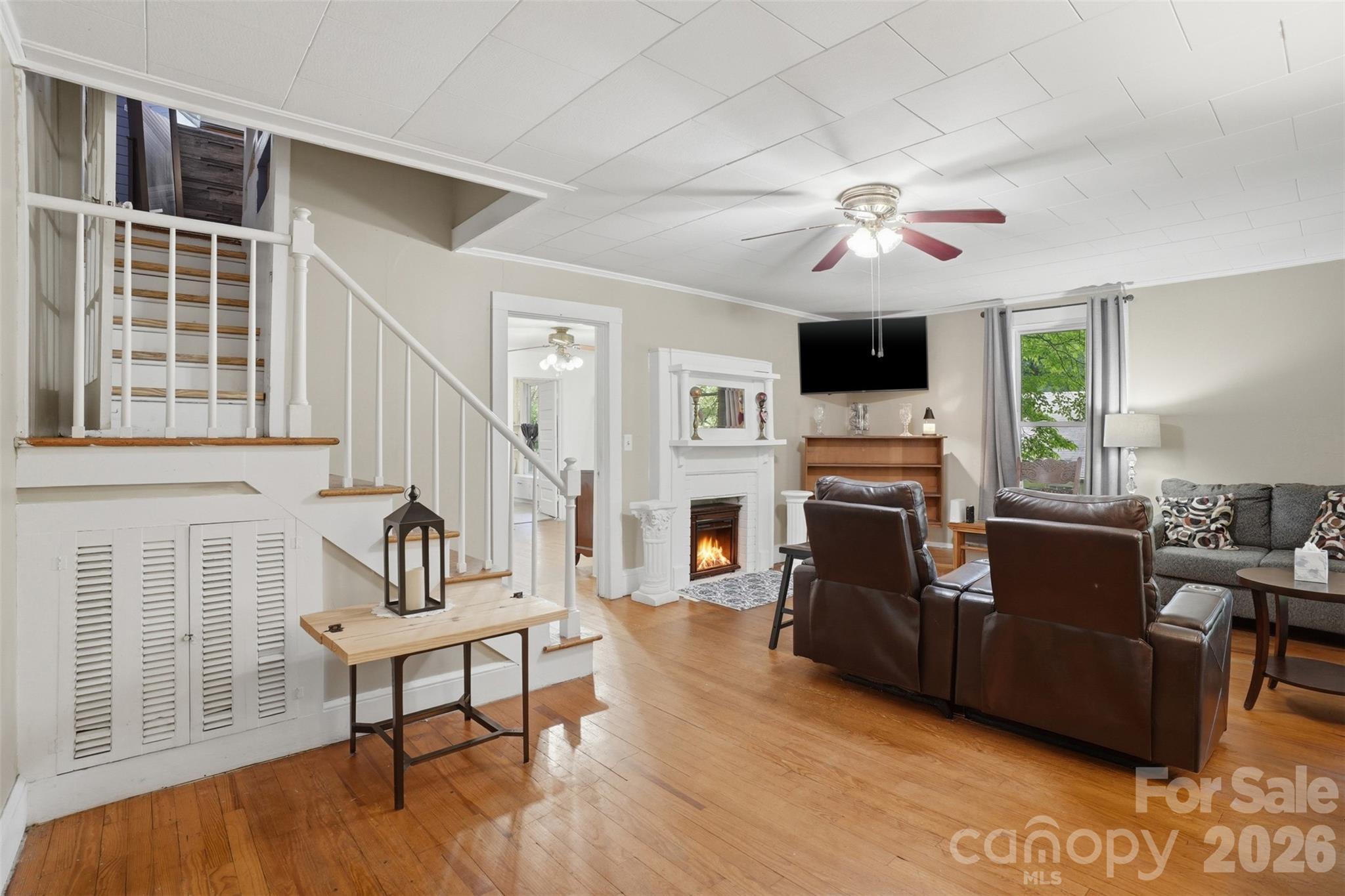 1815 Hemlock Avenue Property Photo 4