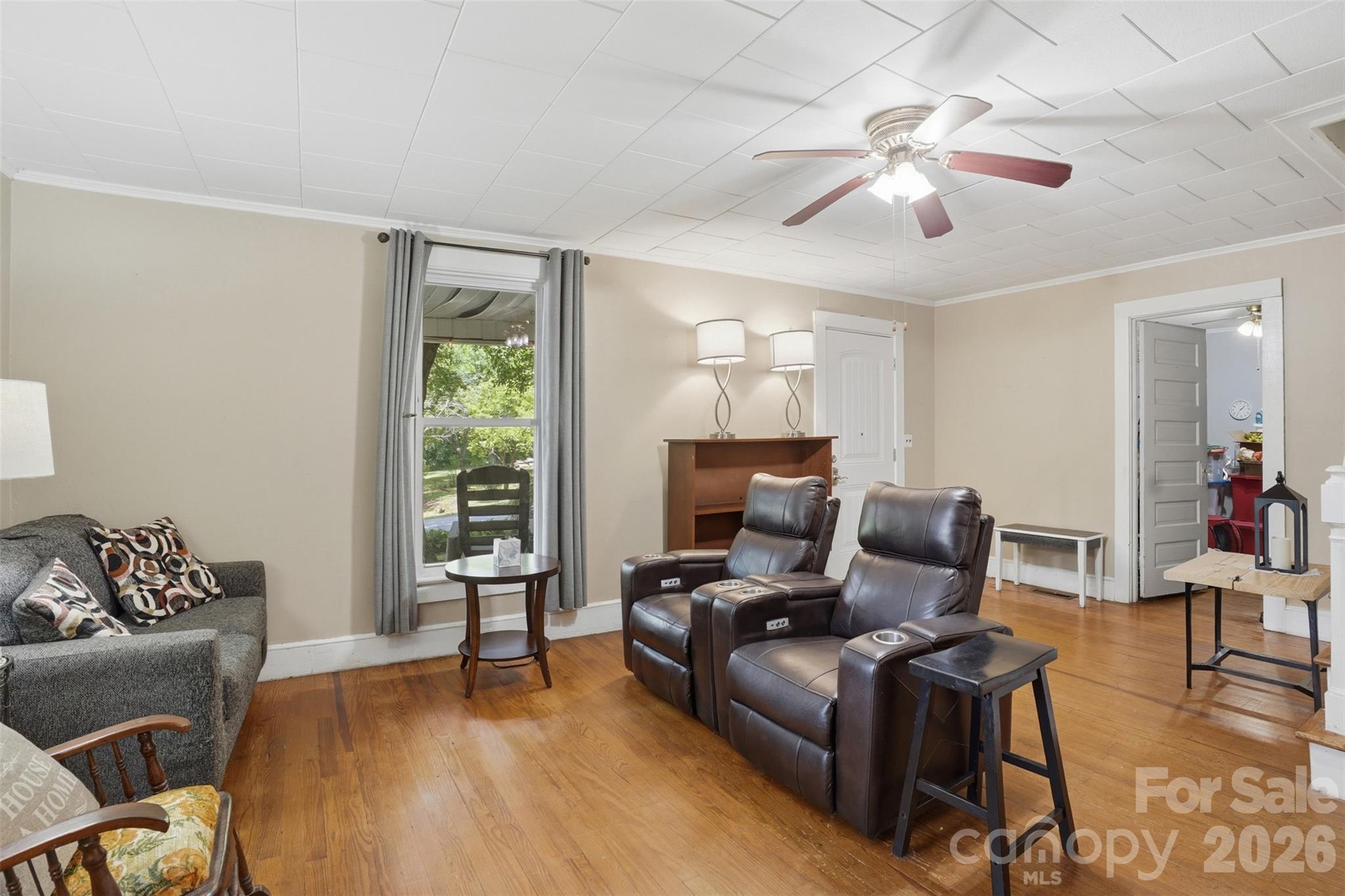 1815 Hemlock Avenue Property Photo 6