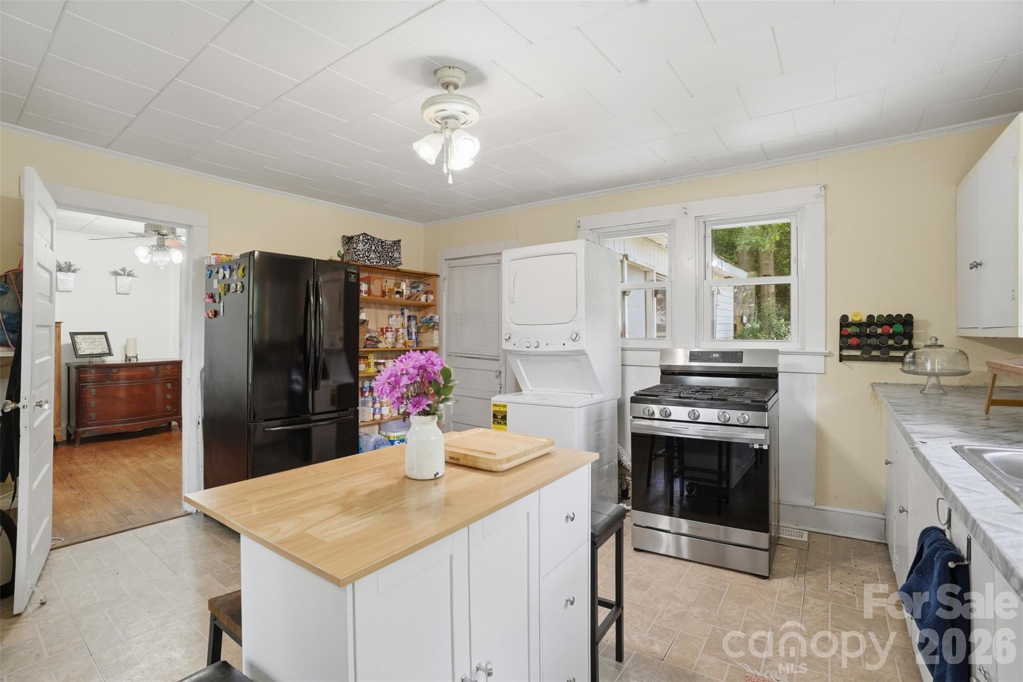 1815 Hemlock Avenue Property Photo 12