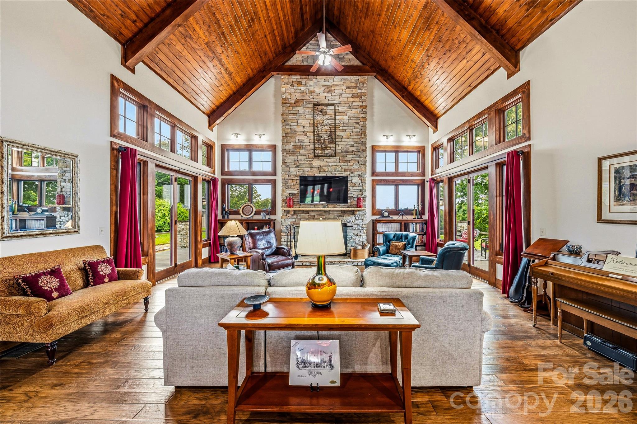 4862 Pinnacle Mountain Road Property Photo 5