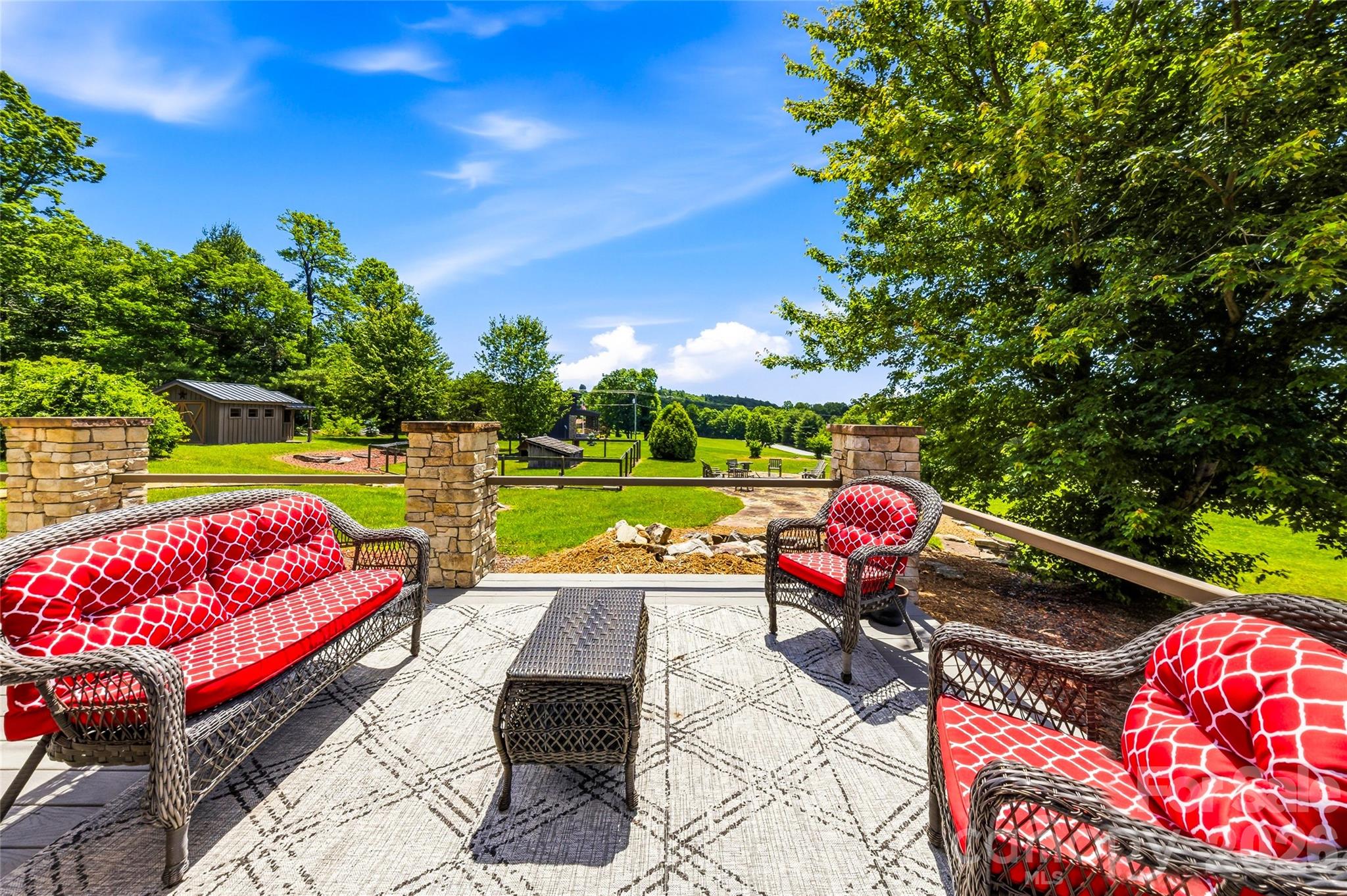 4862 Pinnacle Mountain Road Property Photo 10