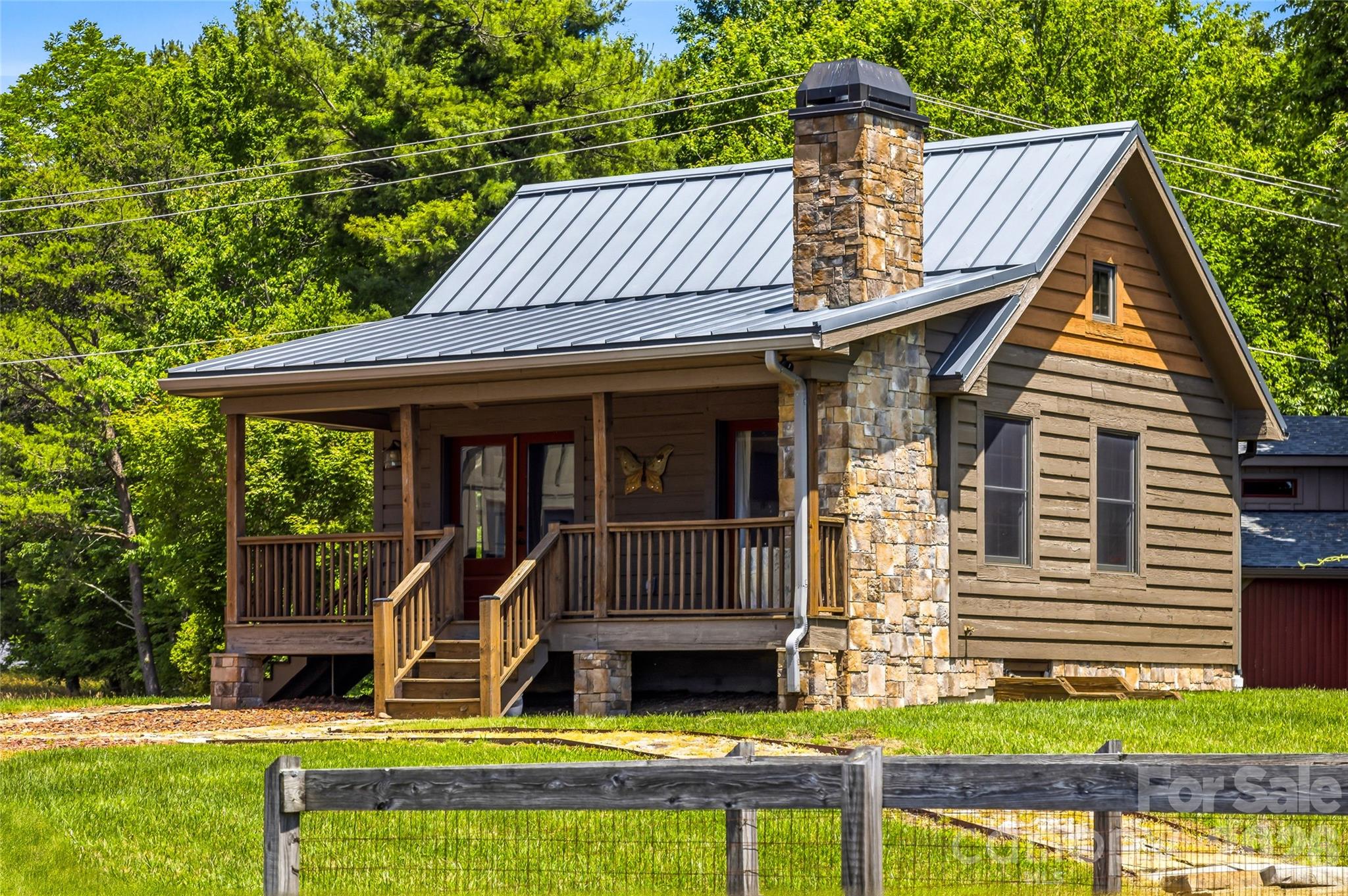 4862 Pinnacle Mountain Road Property Photo 11