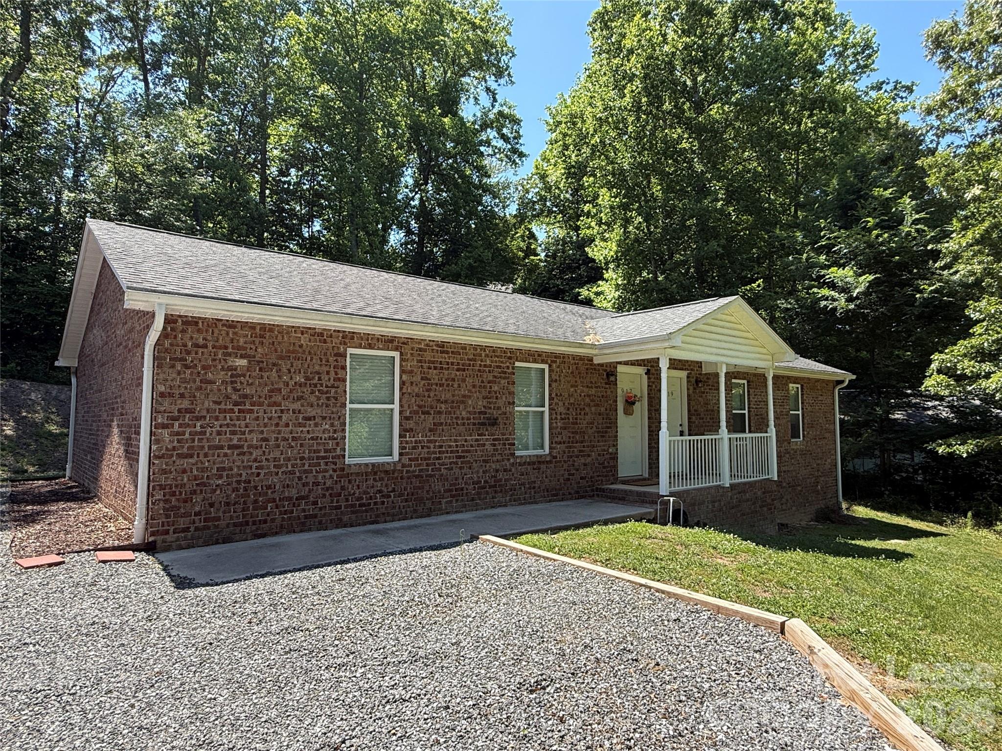 919 N Flint Street Property Photo 1