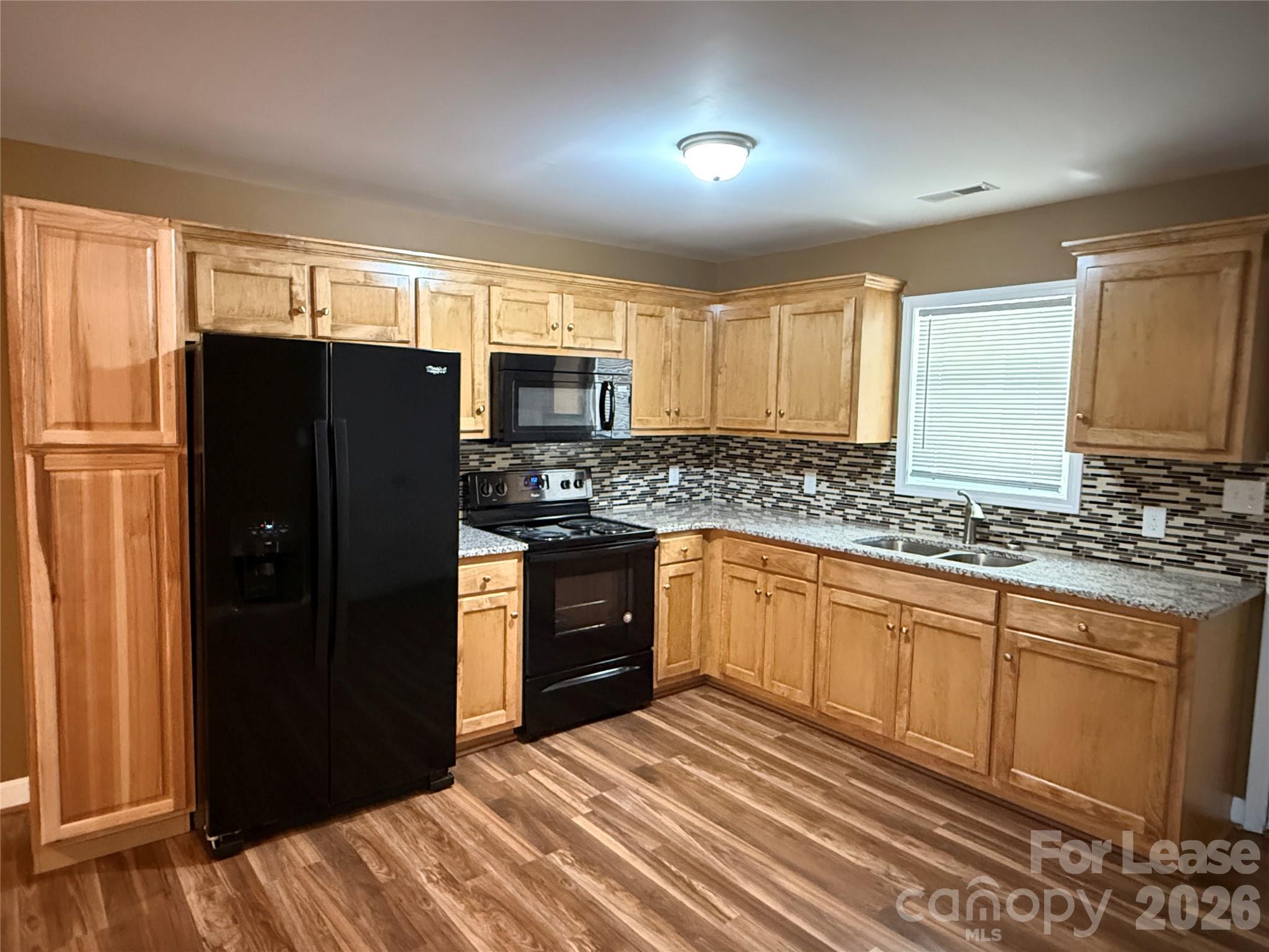 919 N Flint Street Property Photo 3